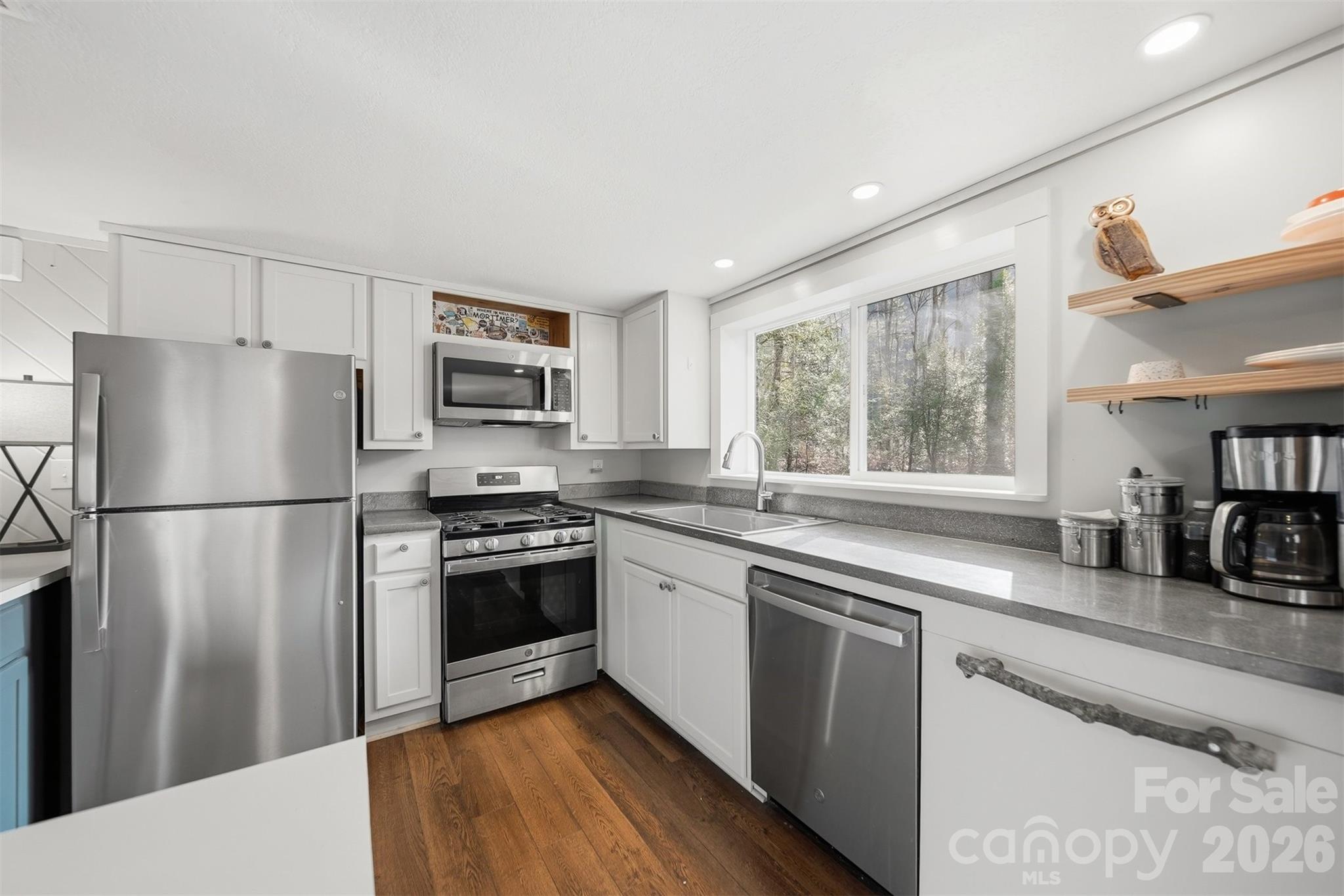 7495 Laurel Street — Collettsville
