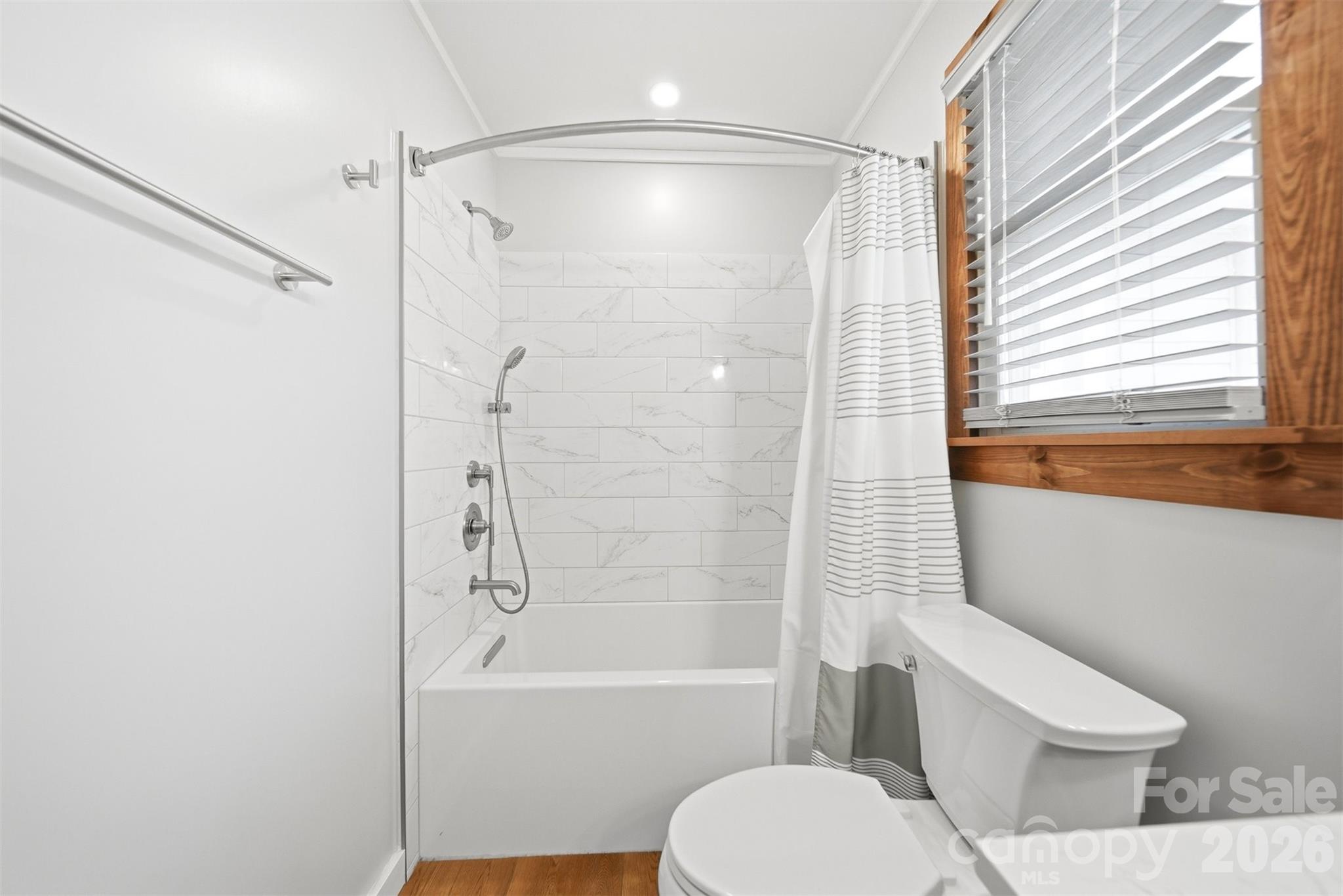 7495 Laurel Street — Collettsville