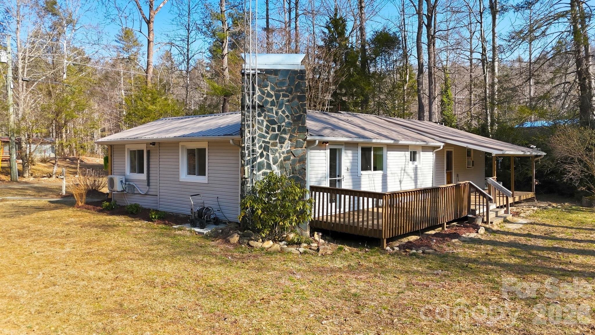 7495 Laurel Street — Collettsville