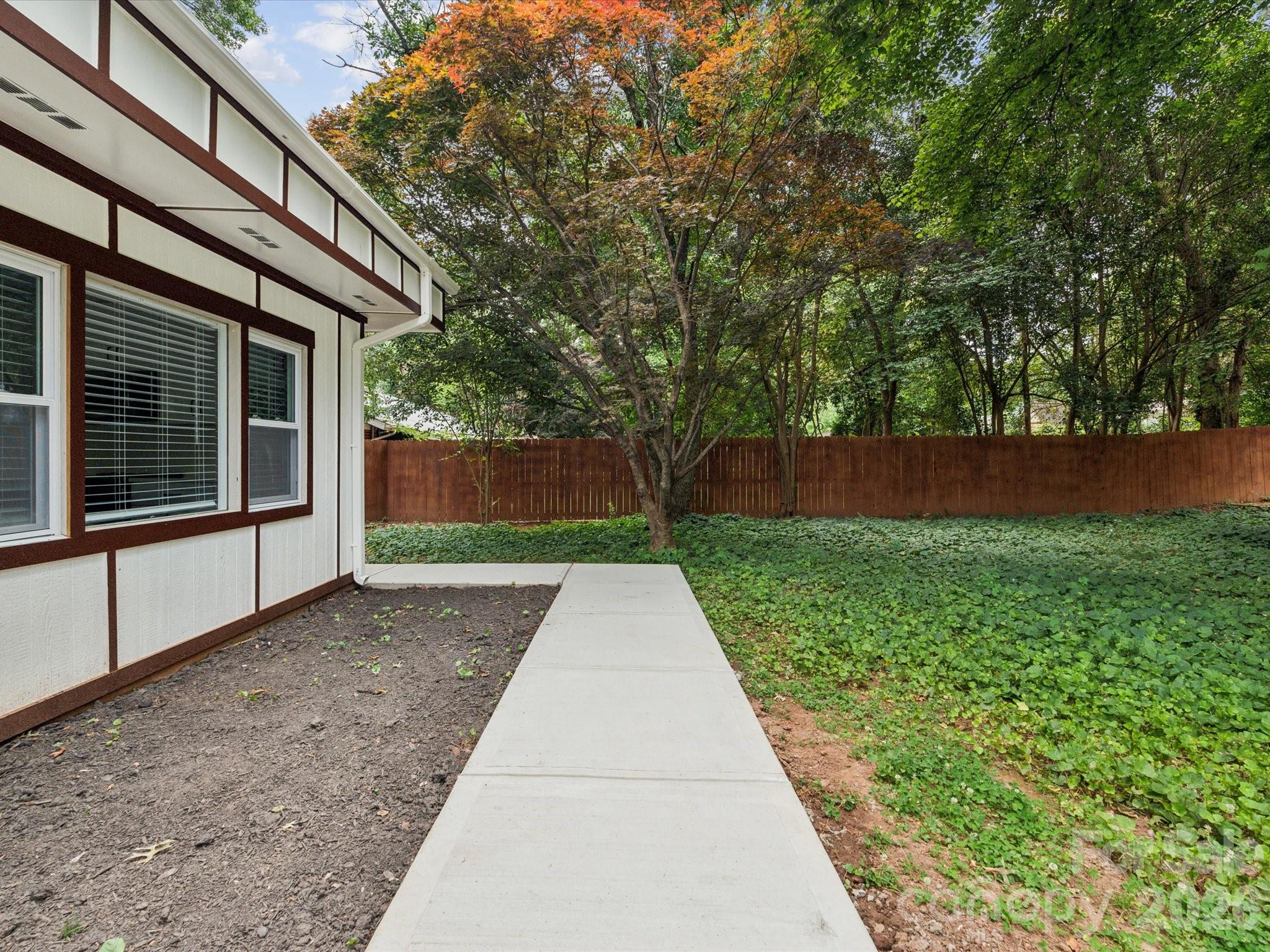 2000 Tyvola Road — Charlotte