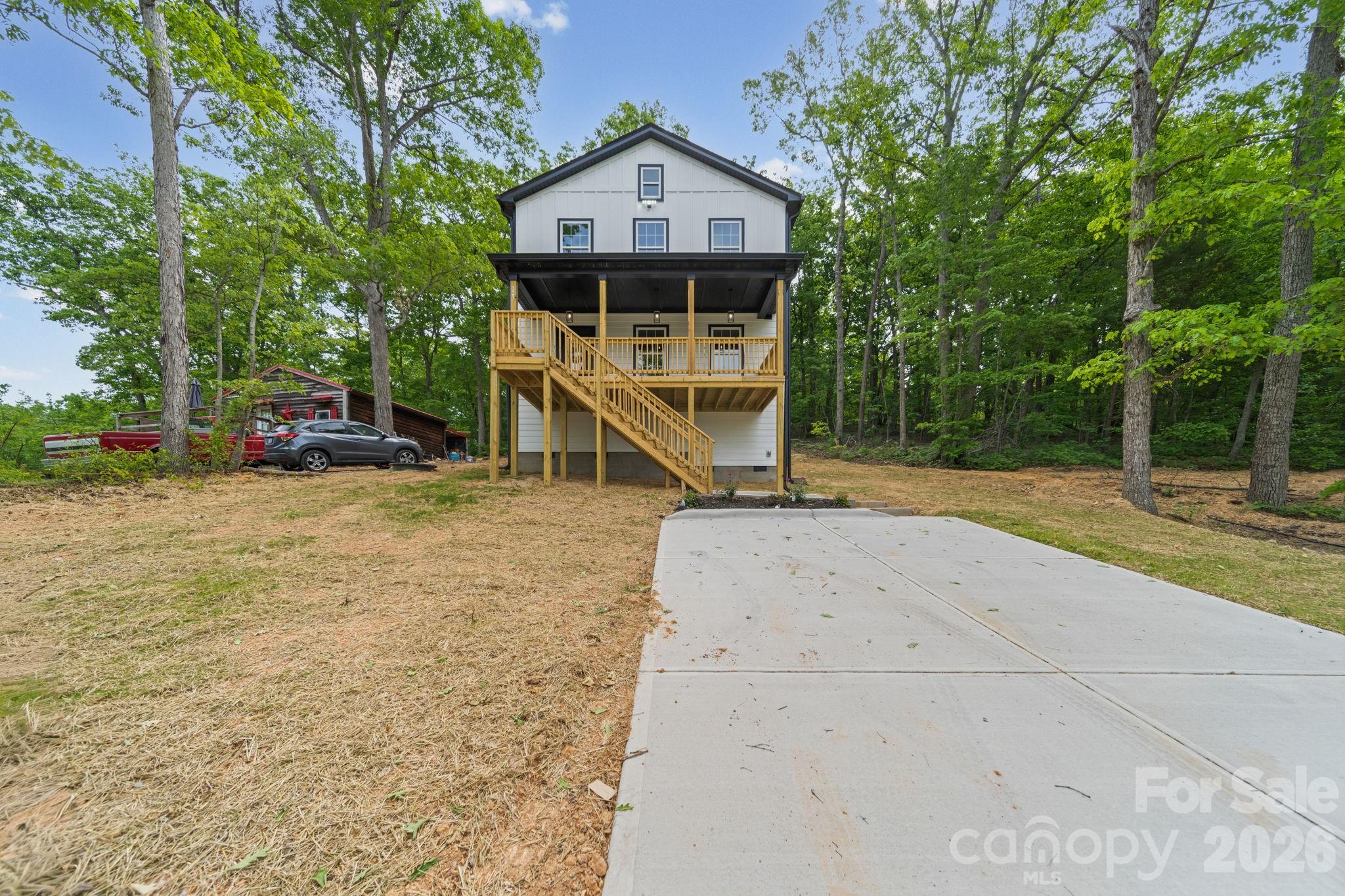 123 Tallassee Lane — New London