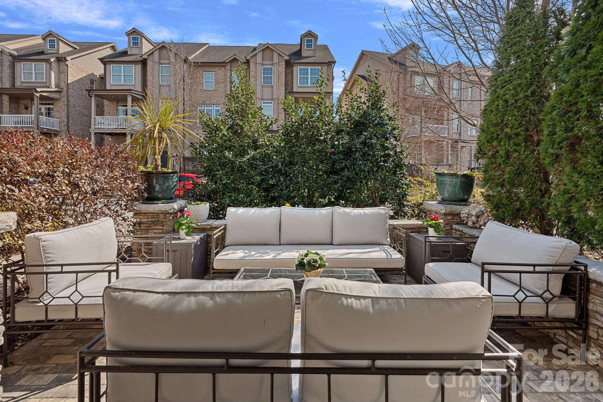 744 Amalfi Drive — Davidson