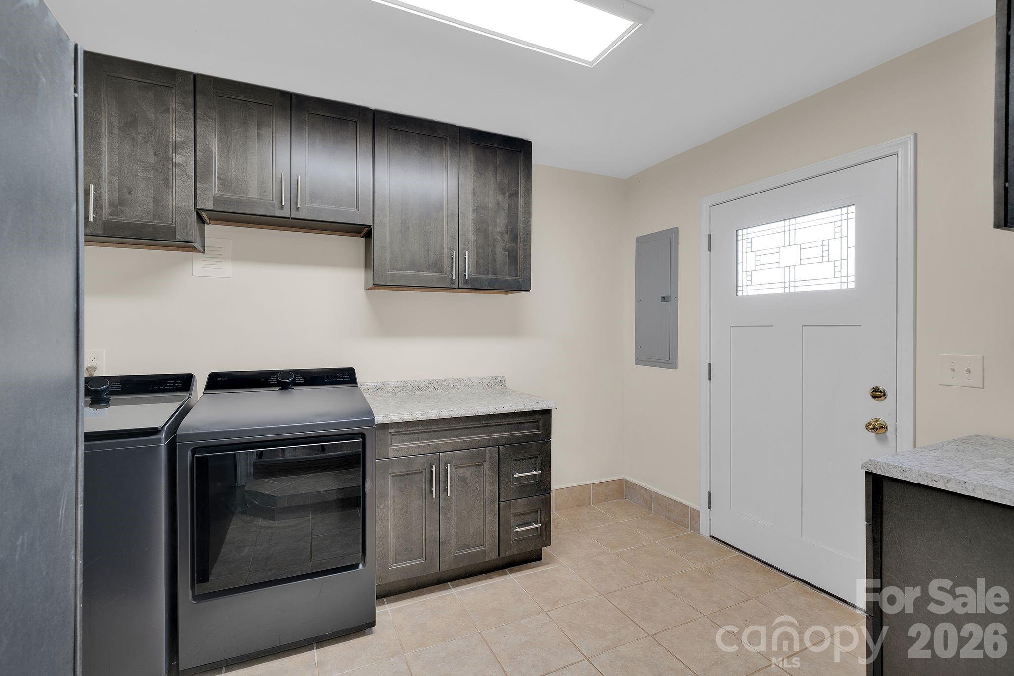 907 Carpenters Grove Church Road — Lawndale