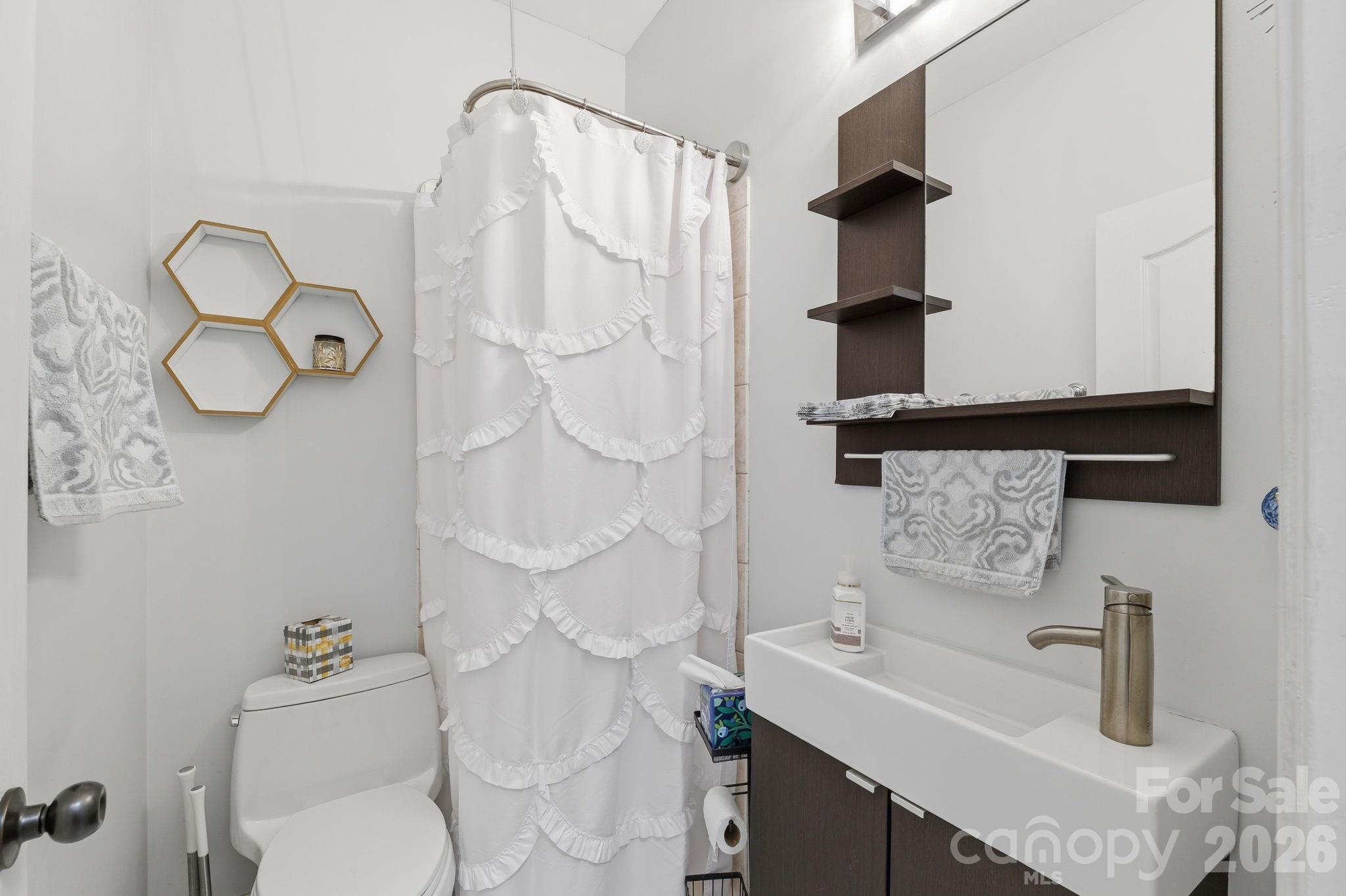 6119 Highview Road — Matthews