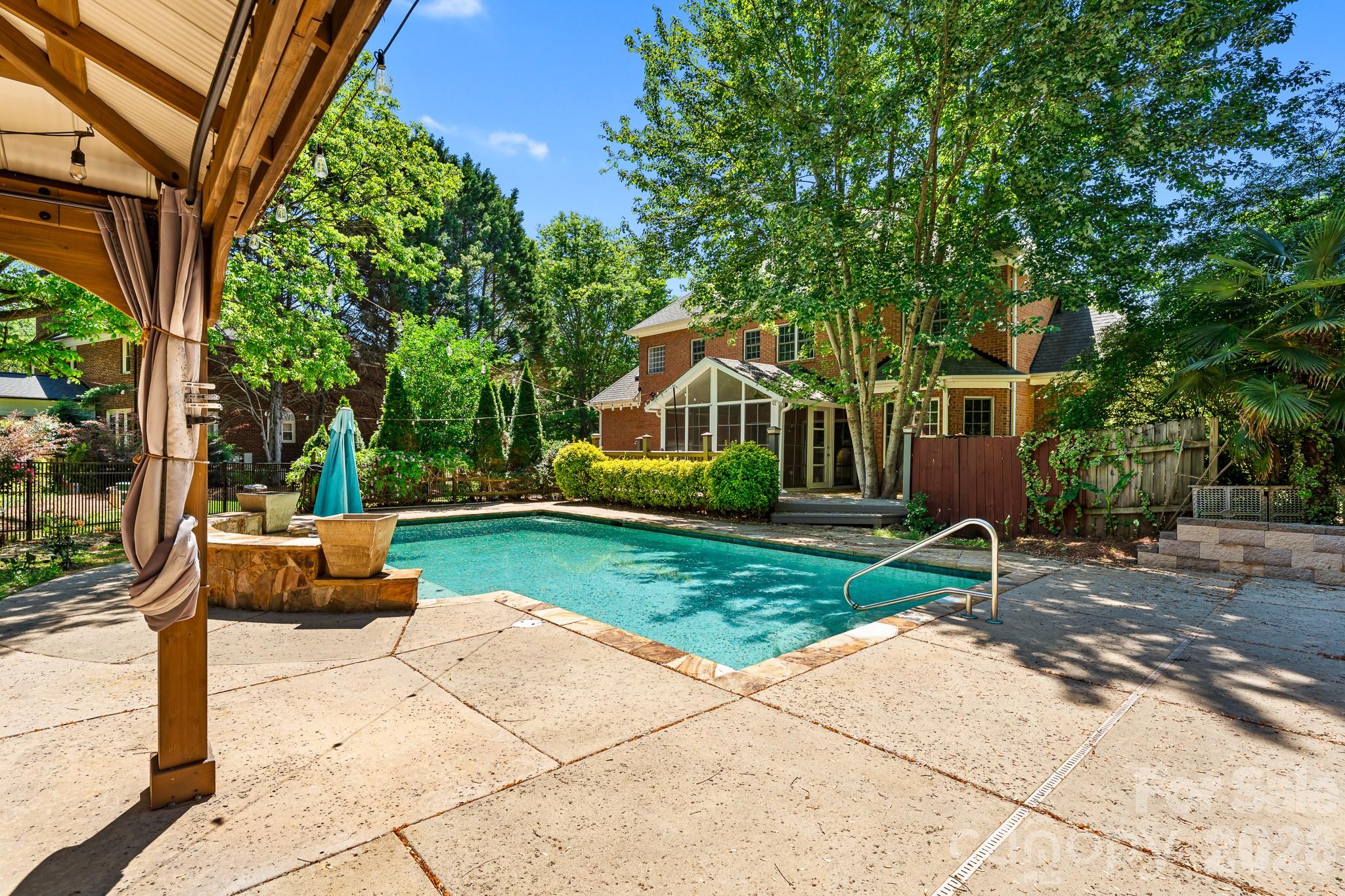 6119 Highview Road — Matthews