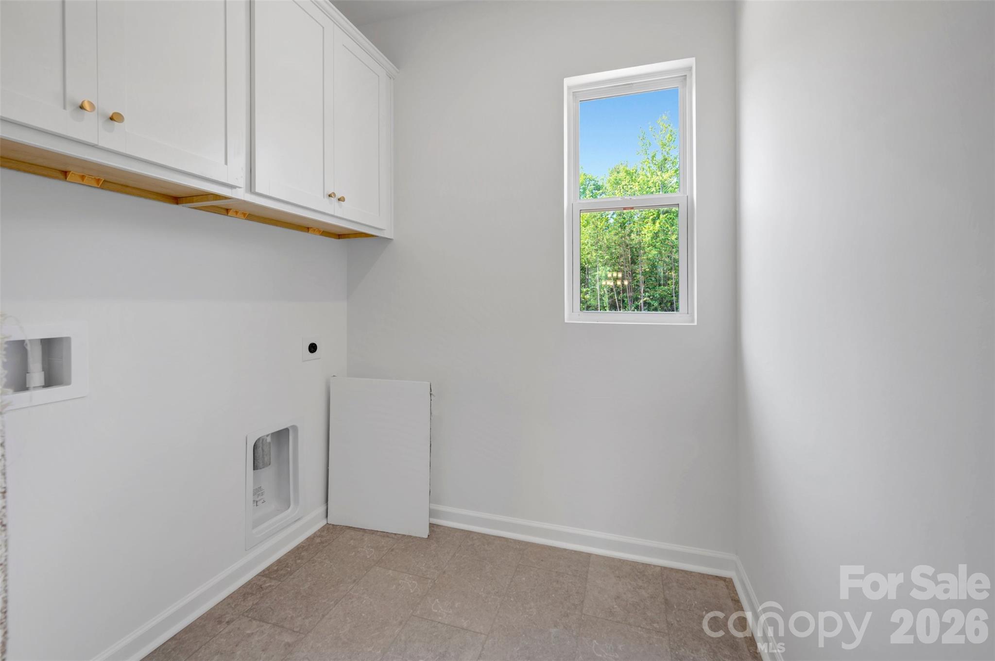 221 Amber Glen Drive — Locust