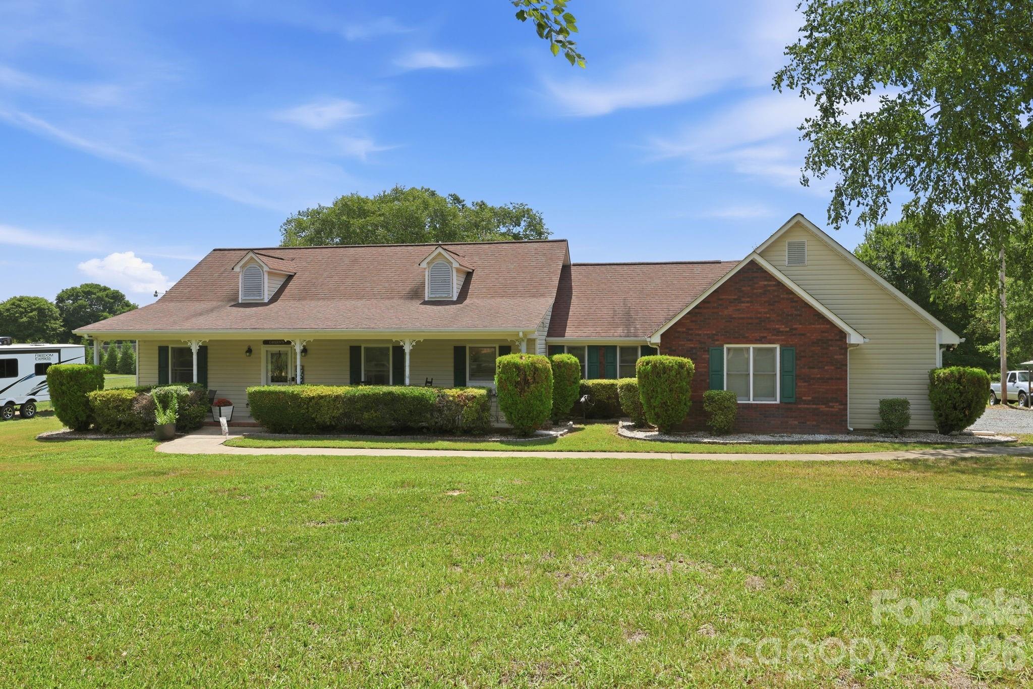 25472 Millingport Road — Locust