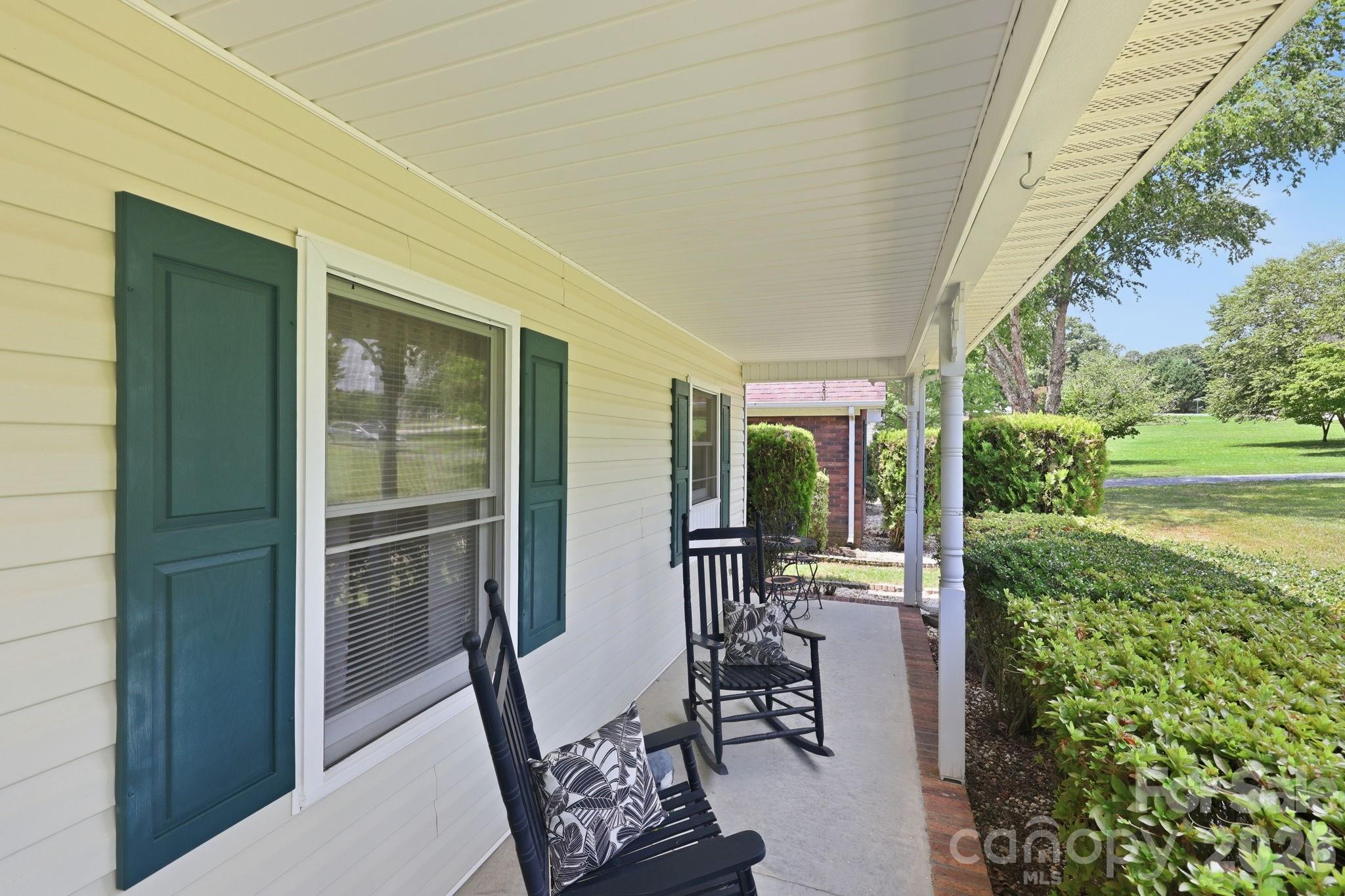 25472 Millingport Road — Locust