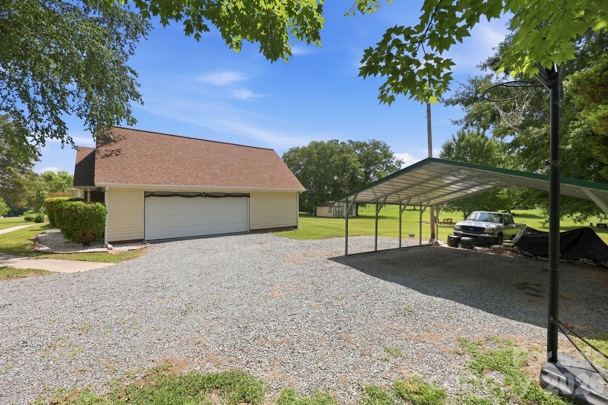 25472 Millingport Road — Locust