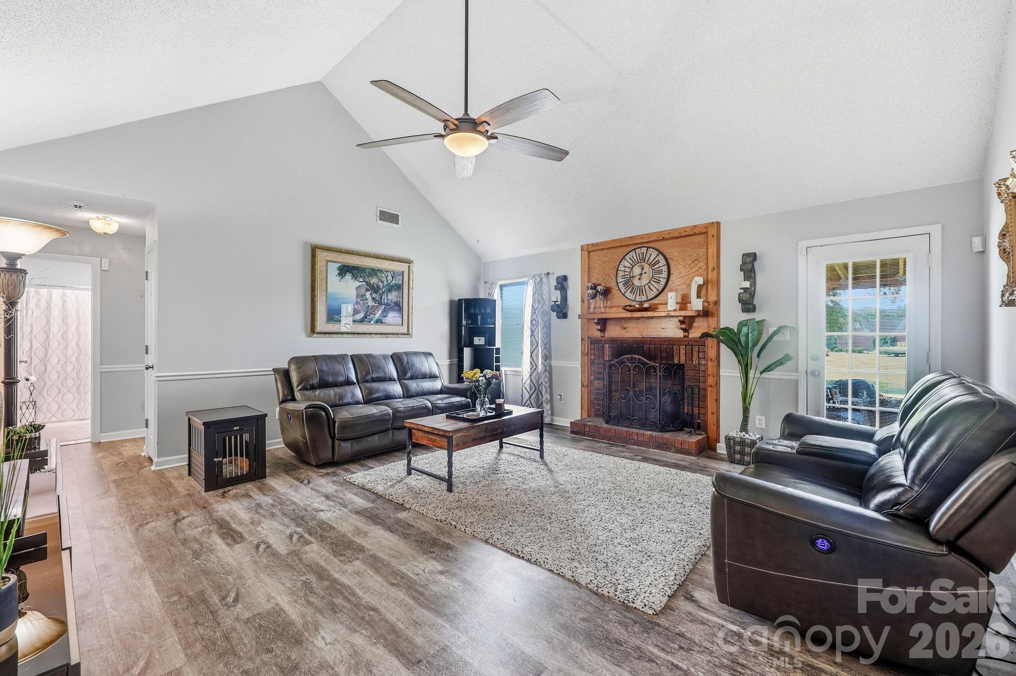 25472 Millingport Road — Locust