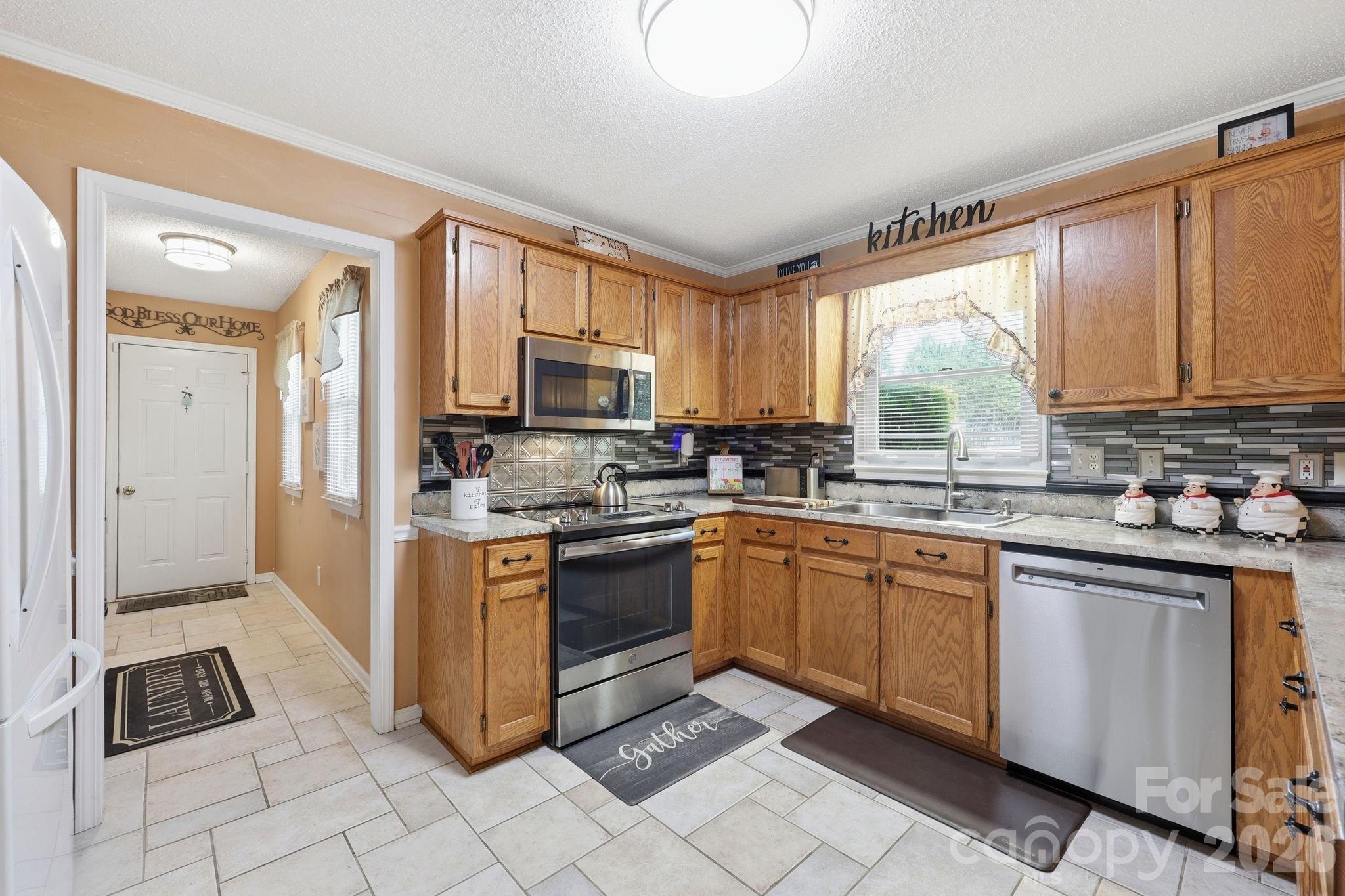 25472 Millingport Road — Locust