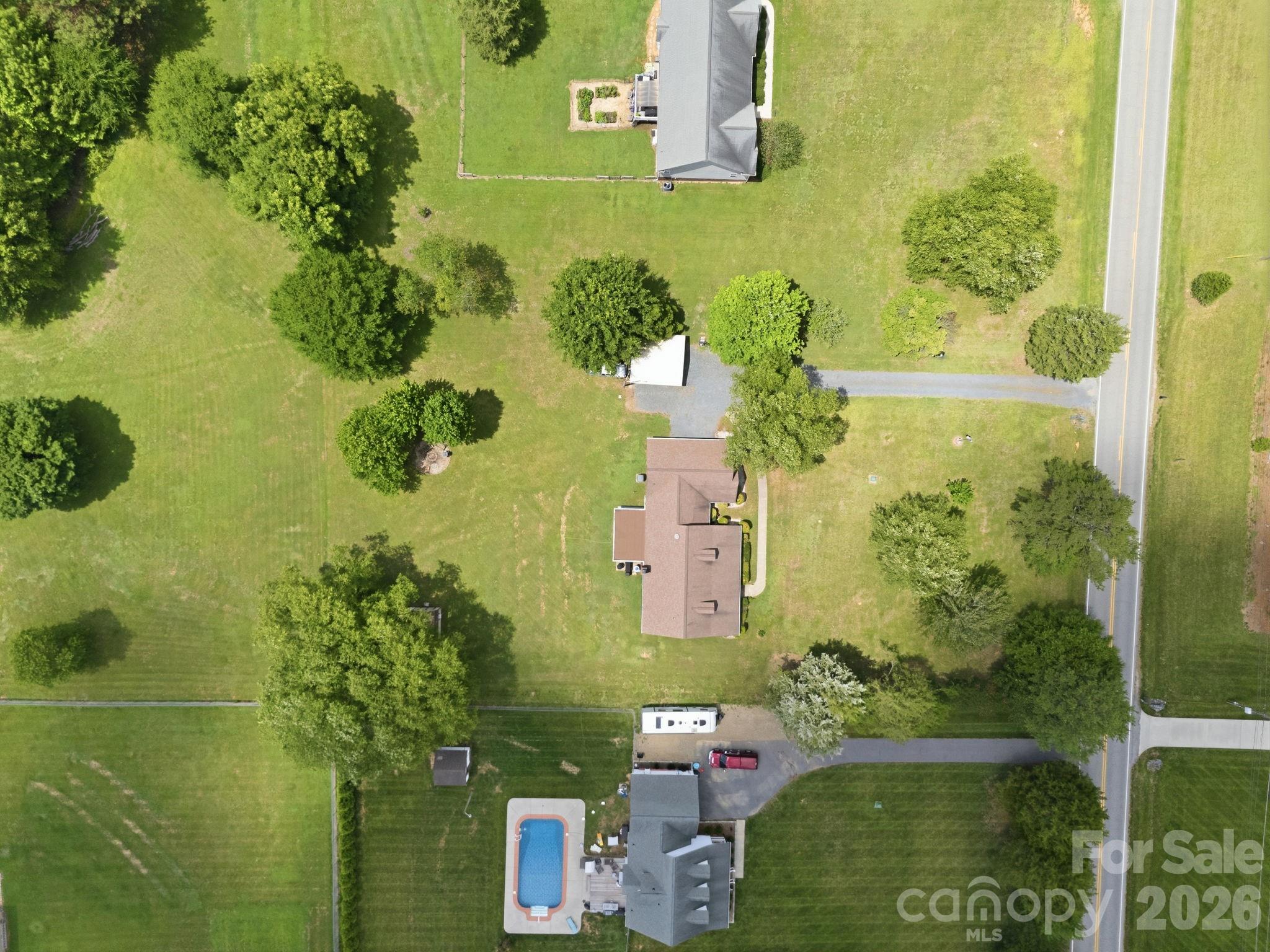 25472 Millingport Road — Locust