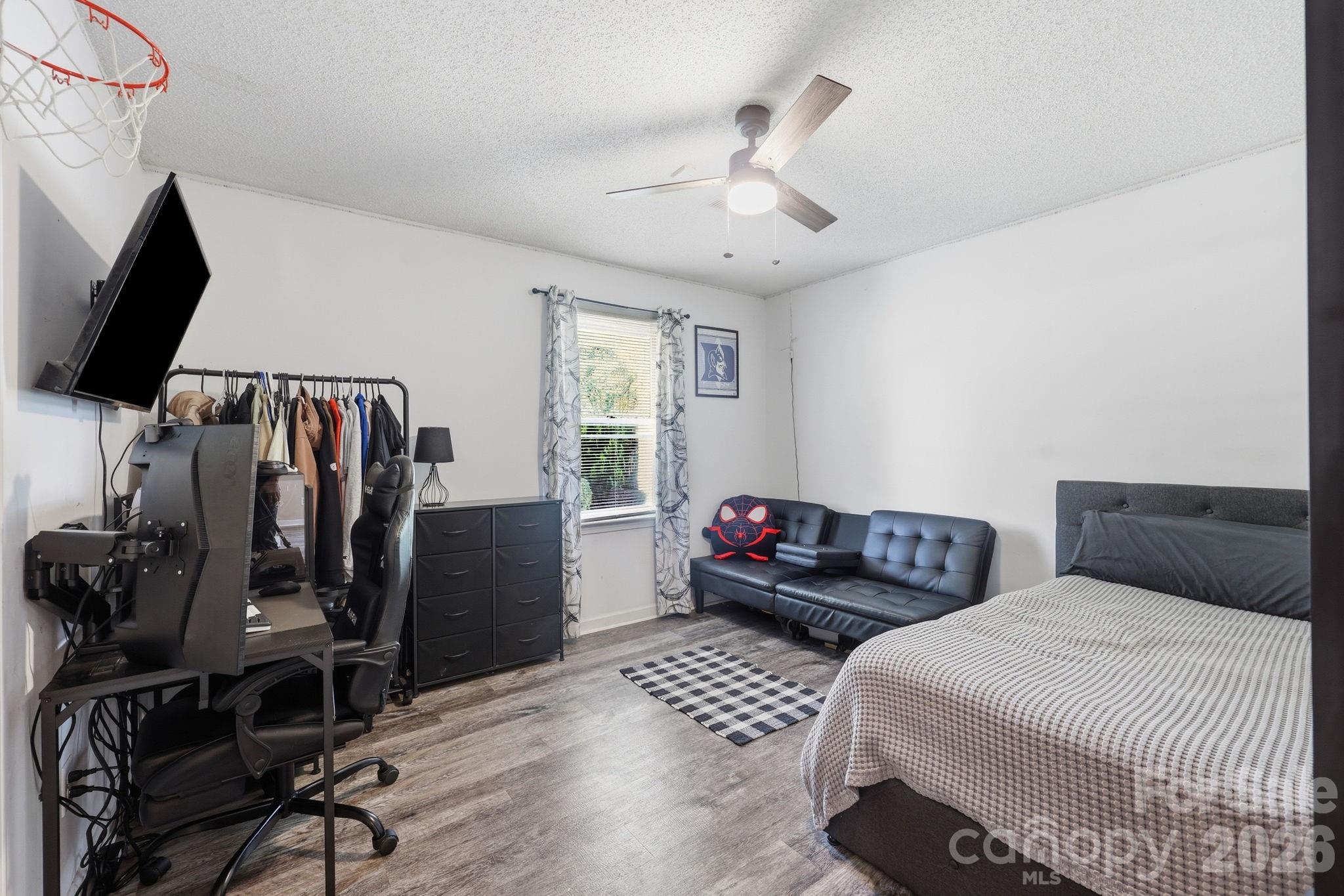 25472 Millingport Road — Locust