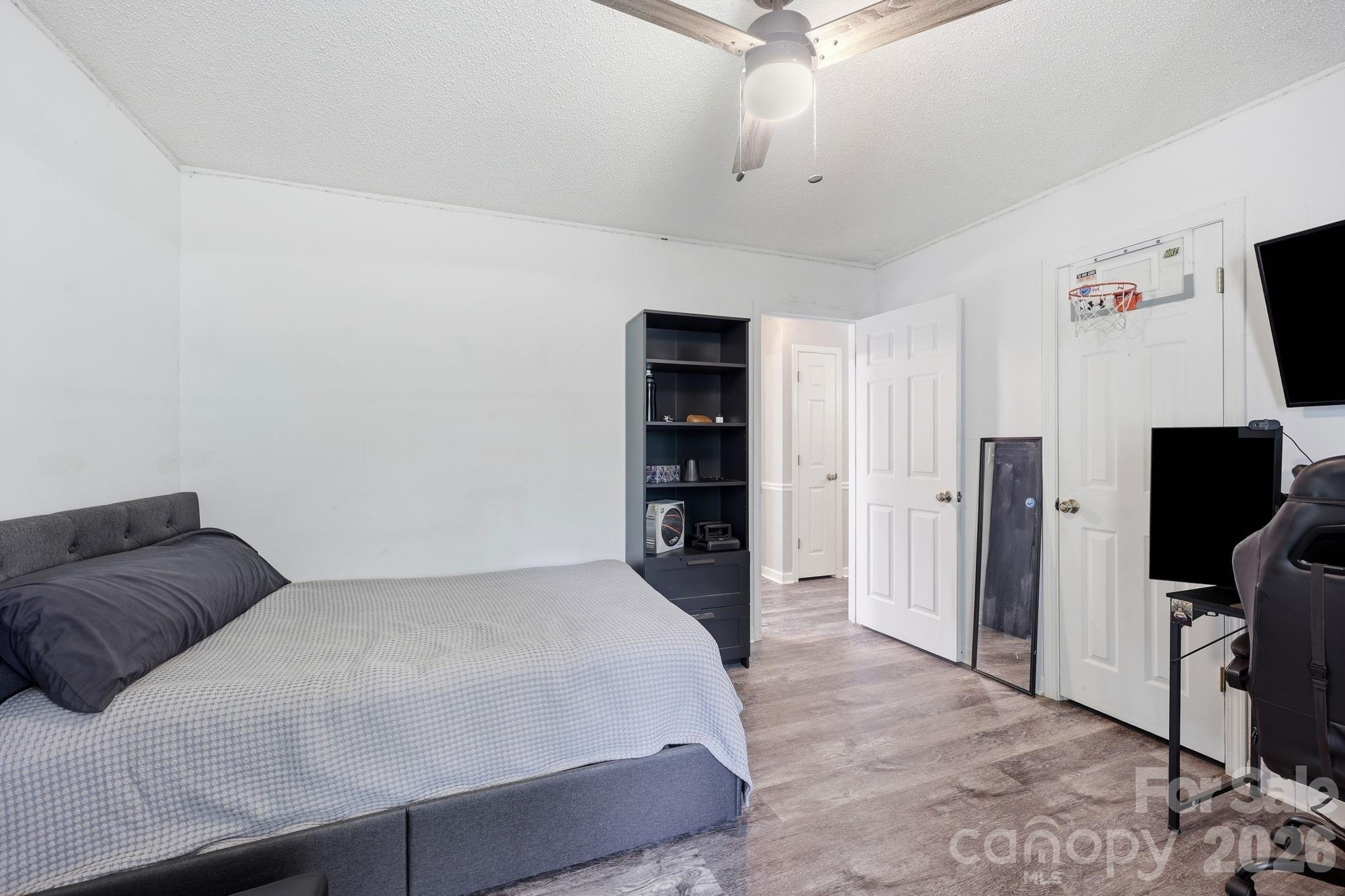 25472 Millingport Road — Locust