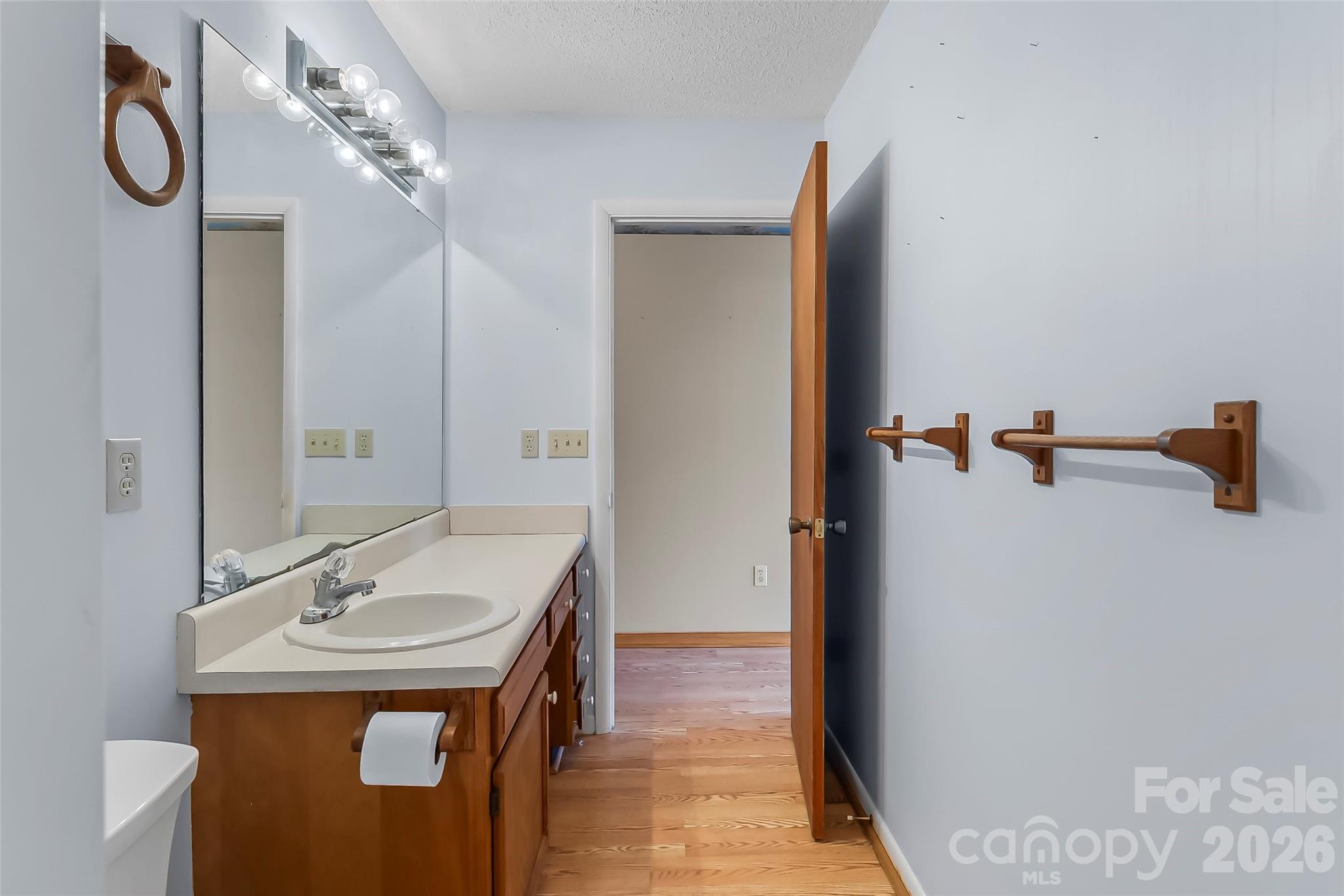 350 Sandy Bottom Road — Marshall