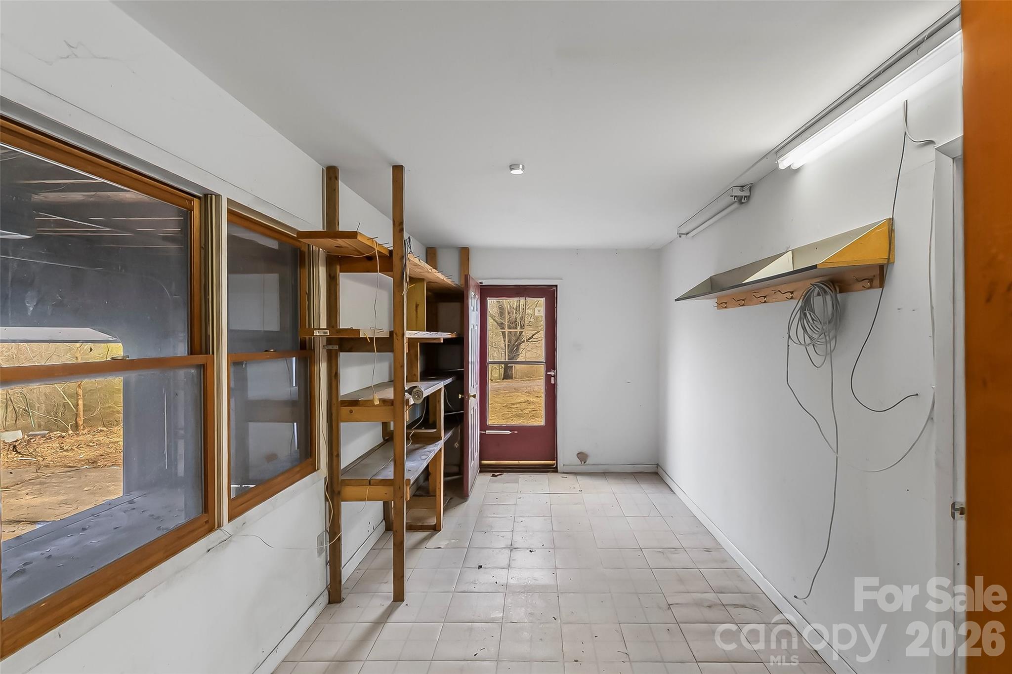 350 Sandy Bottom Road — Marshall