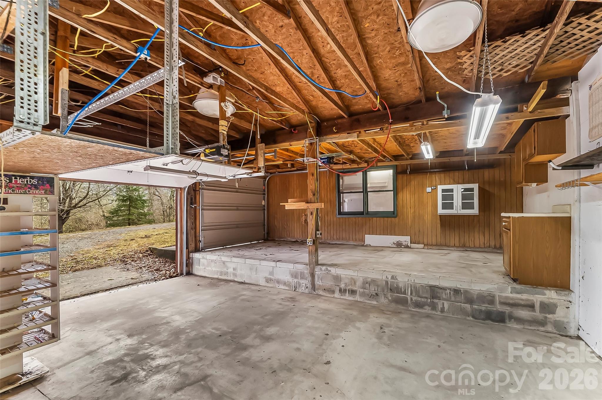 350 Sandy Bottom Road — Marshall
