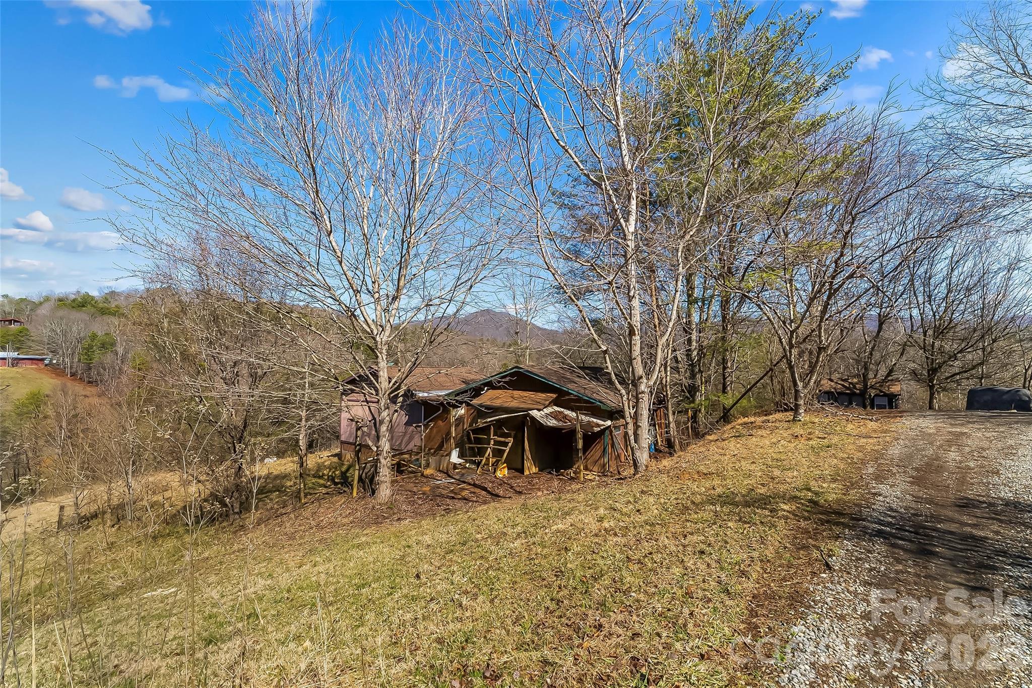 350 Sandy Bottom Road — Marshall
