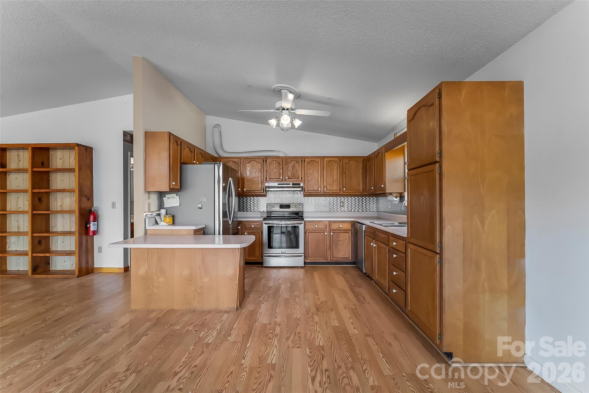 350 Sandy Bottom Road — Marshall