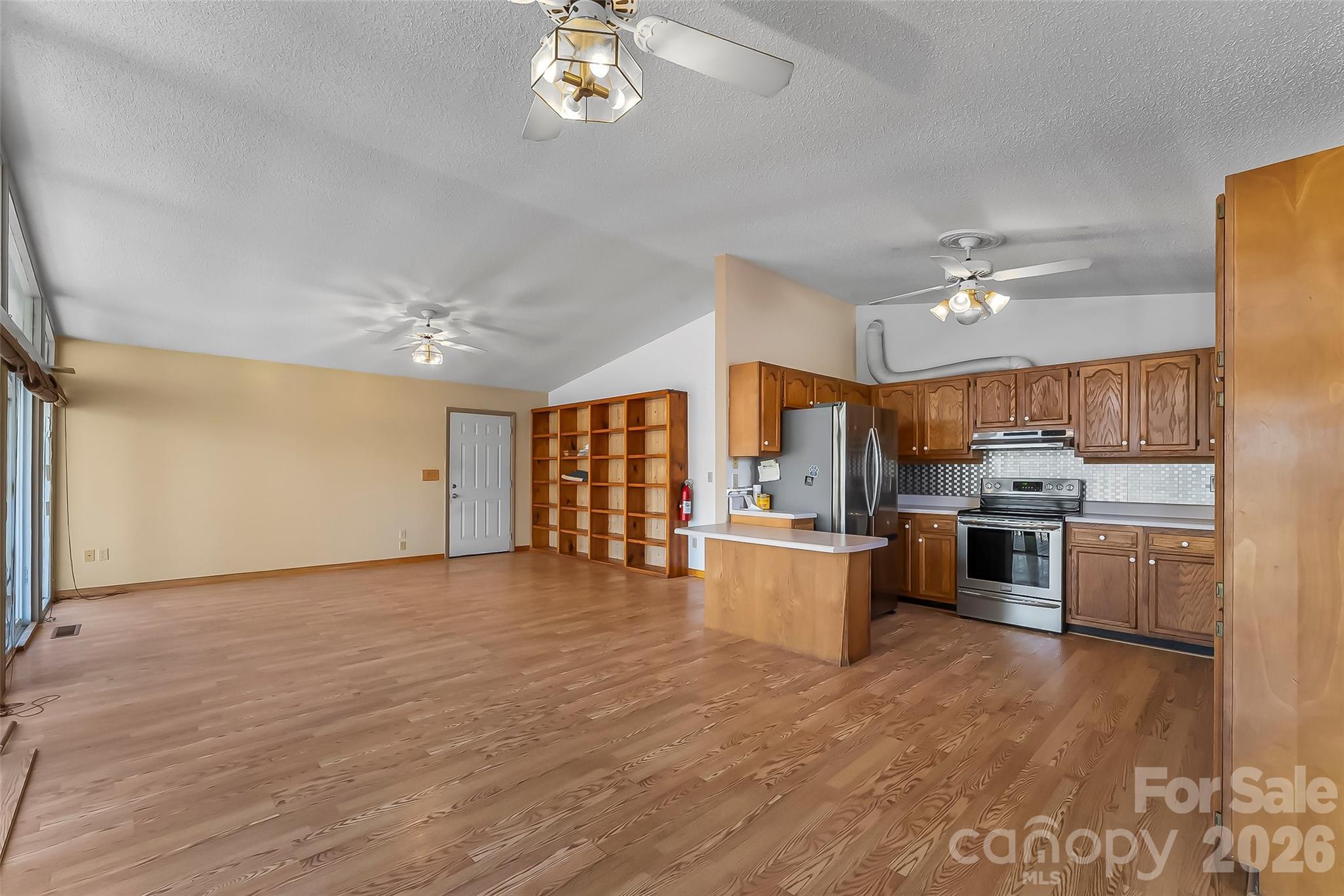 350 Sandy Bottom Road — Marshall