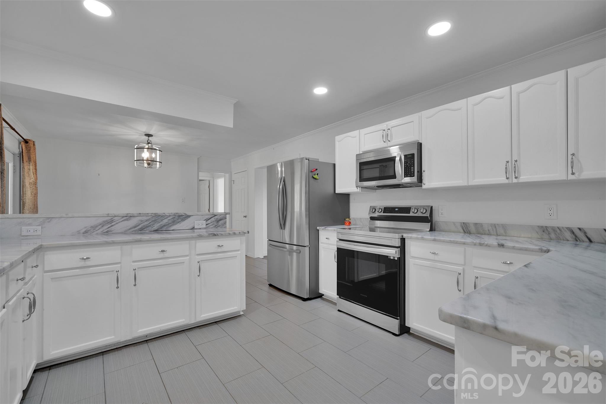 513 Weathers Creek Road — Troutman
