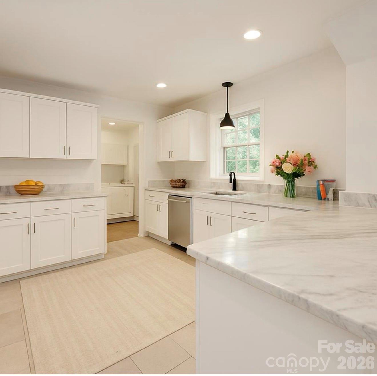 513 Weathers Creek Road — Troutman