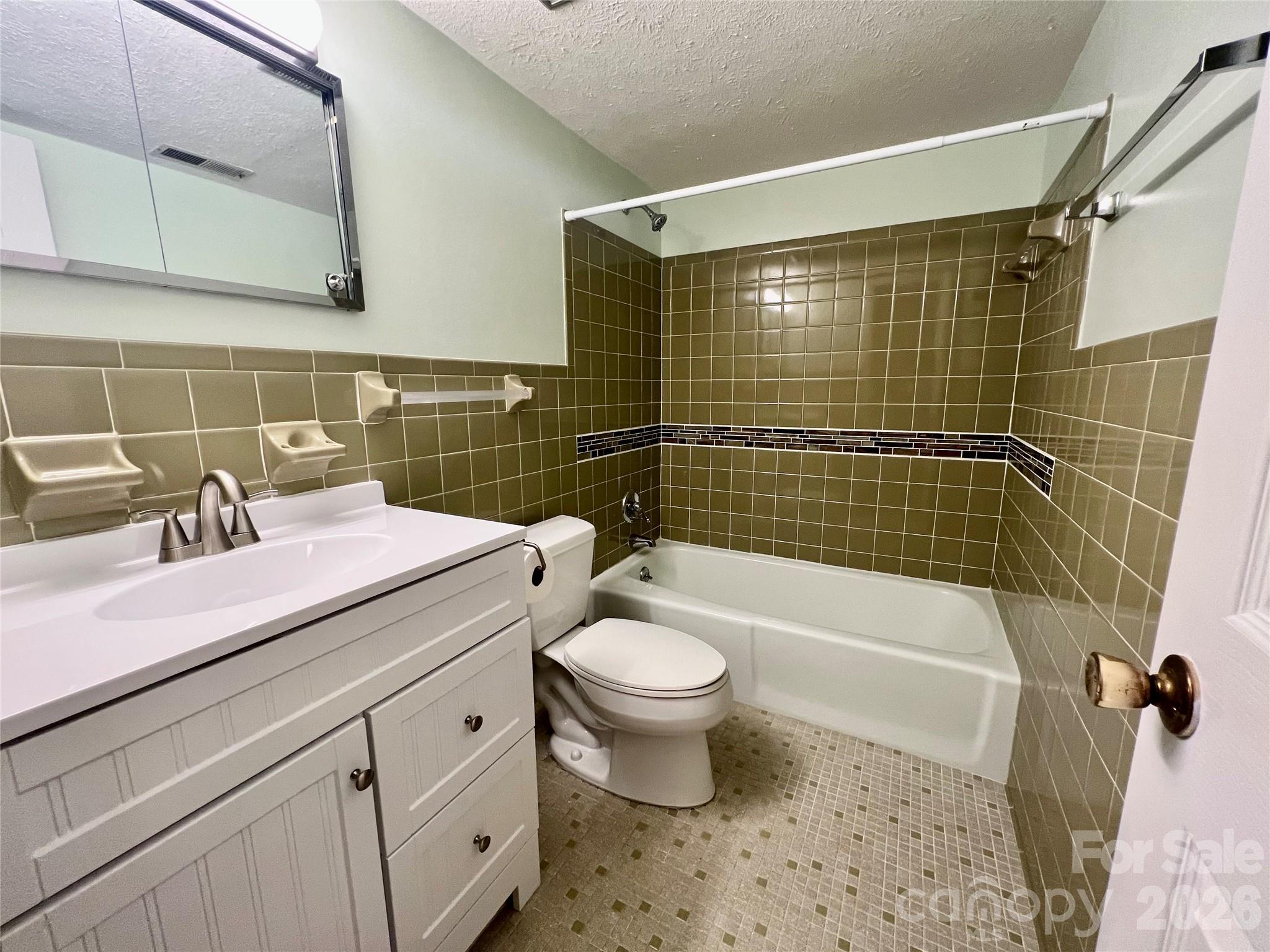 427 6th Avenue W #A-2 — Hendersonville