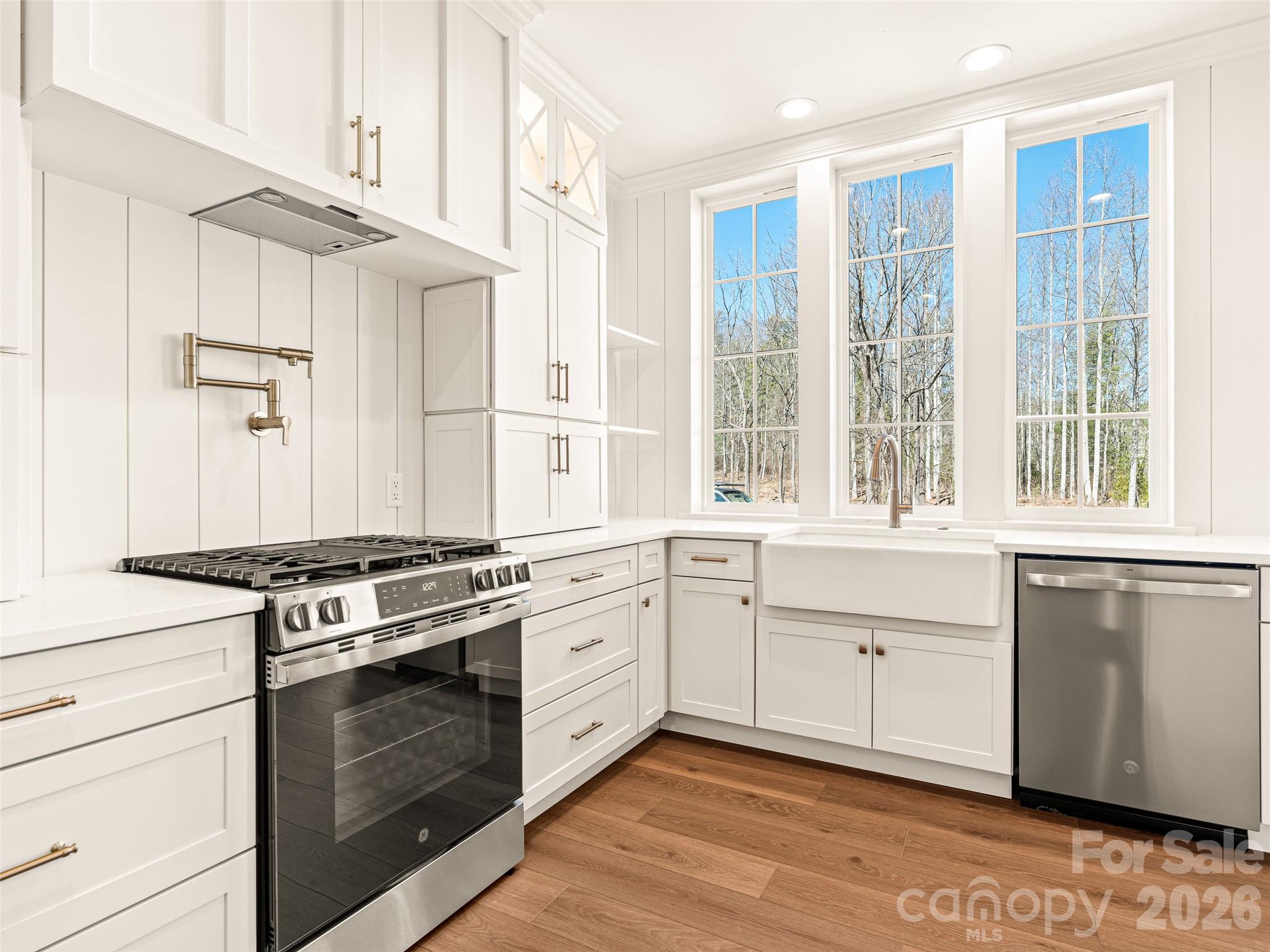 90 Saddle Club Lane — Hendersonville