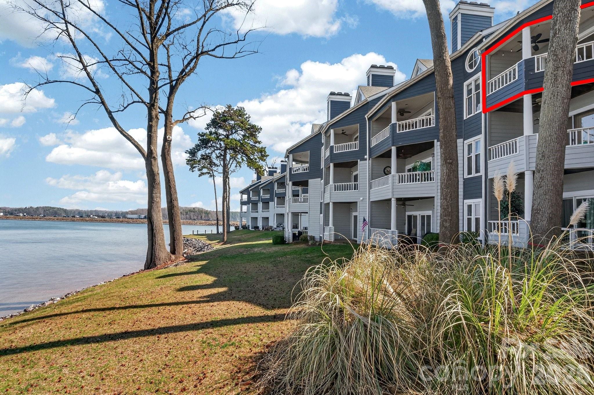 345 Northwest Drive — Davidson