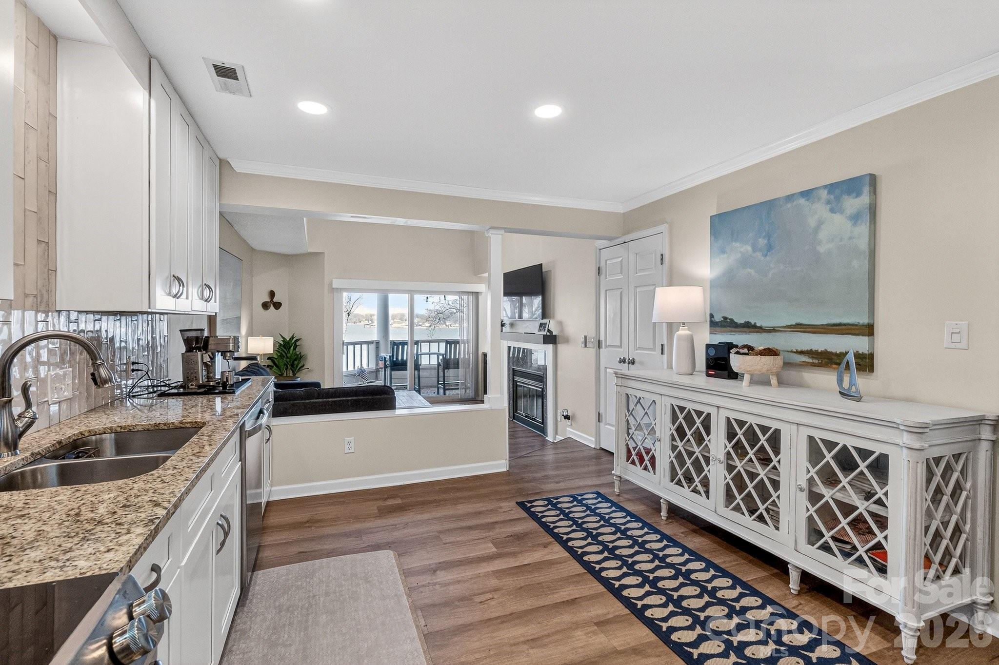 345 Northwest Drive — Davidson