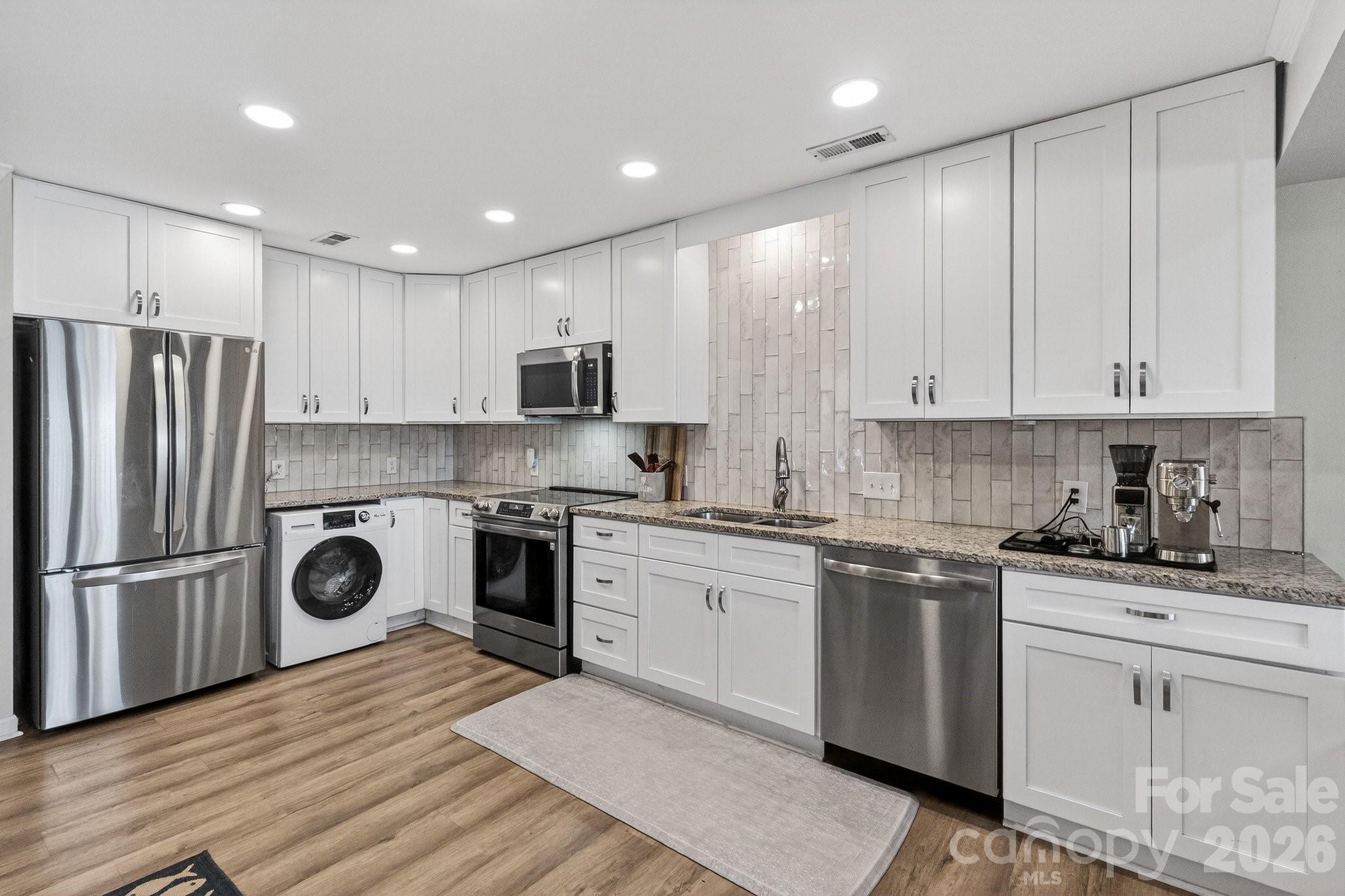 345 Northwest Drive — Davidson