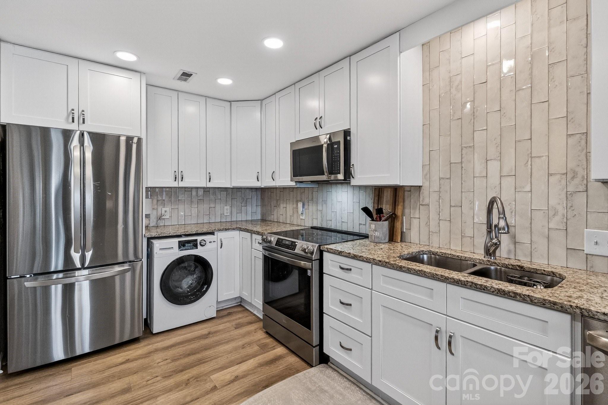 345 Northwest Drive — Davidson