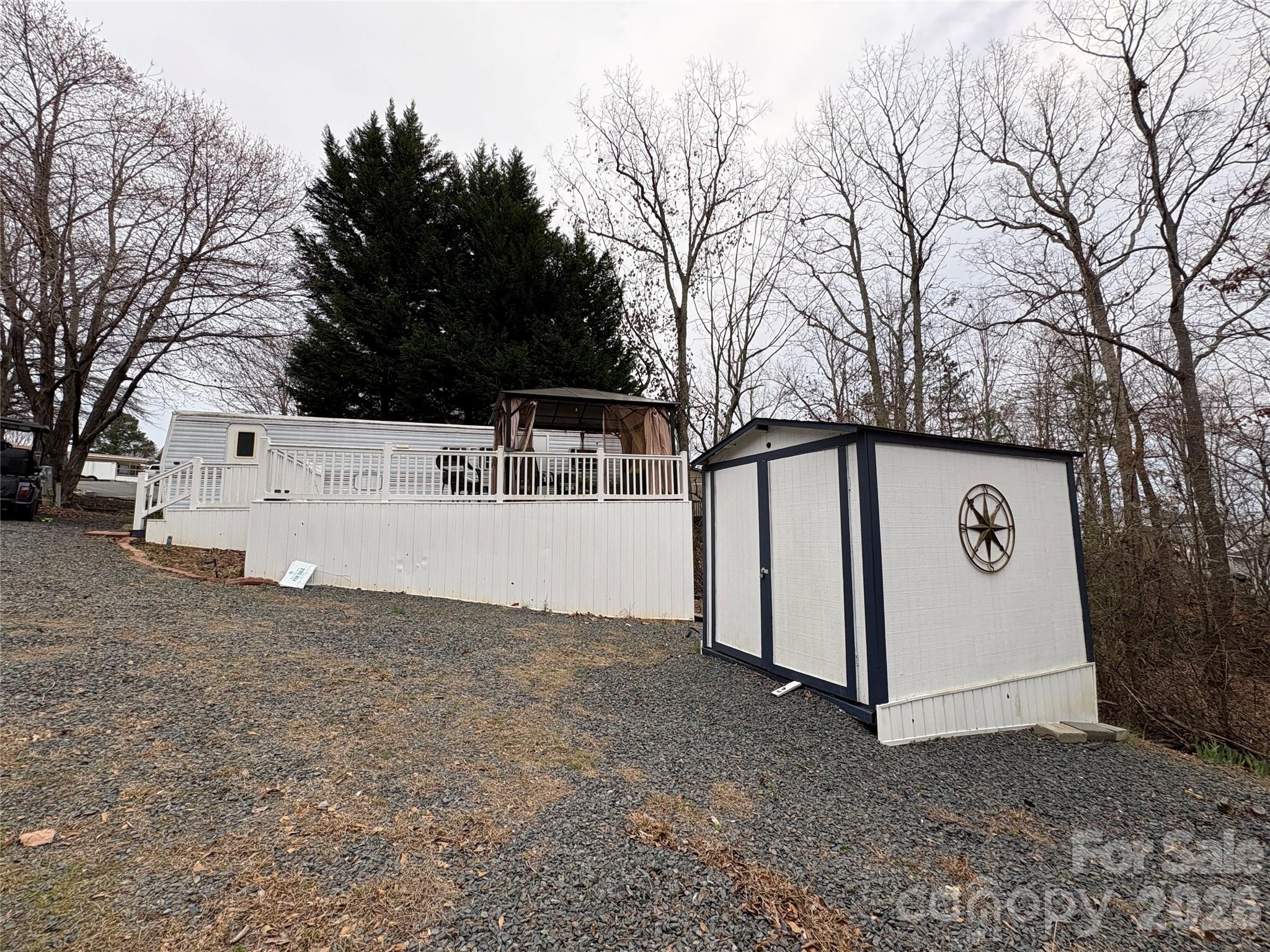200 Badin View Road — New London