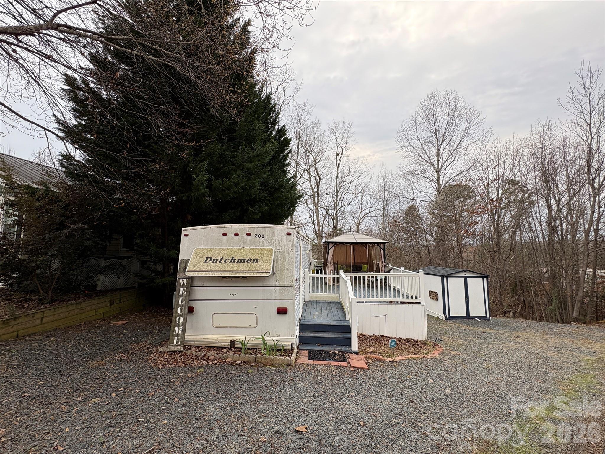 200 Badin View Road — New London