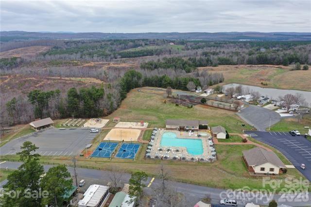 200 Badin View Road — New London