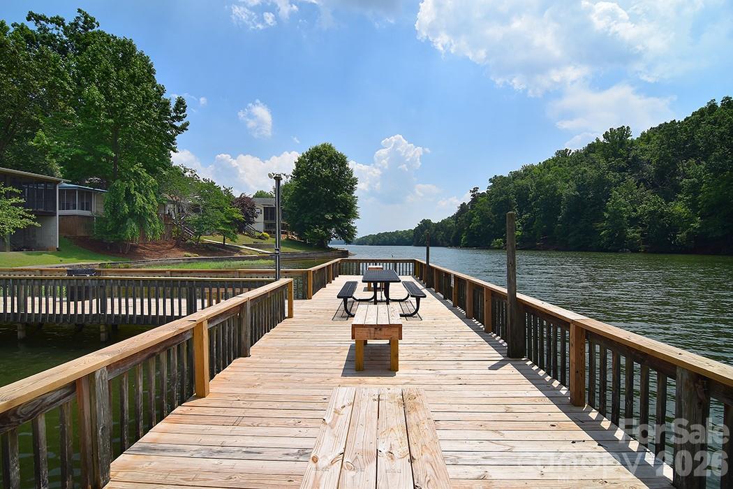 200 Badin View Road — New London