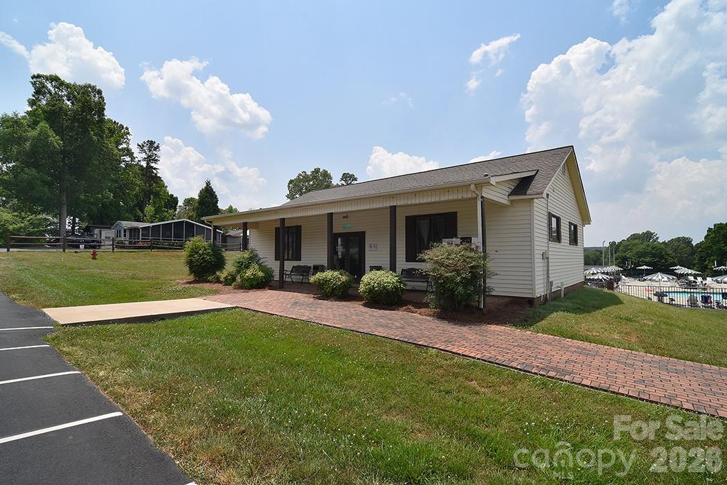 200 Badin View Road — New London