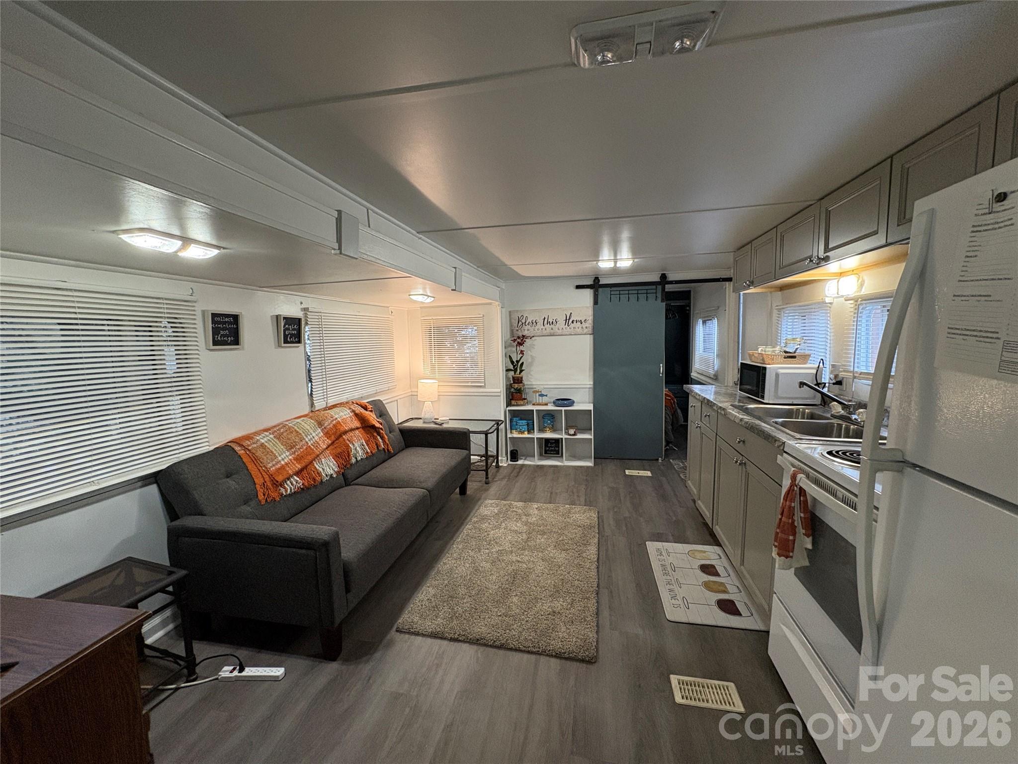 200 Badin View Road — New London