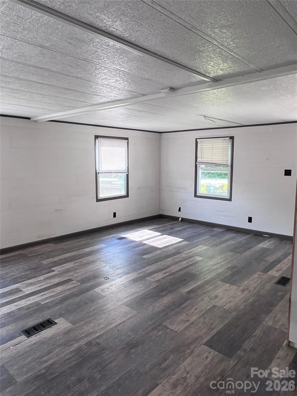 150 Piney Ridge Drive — Hendersonville