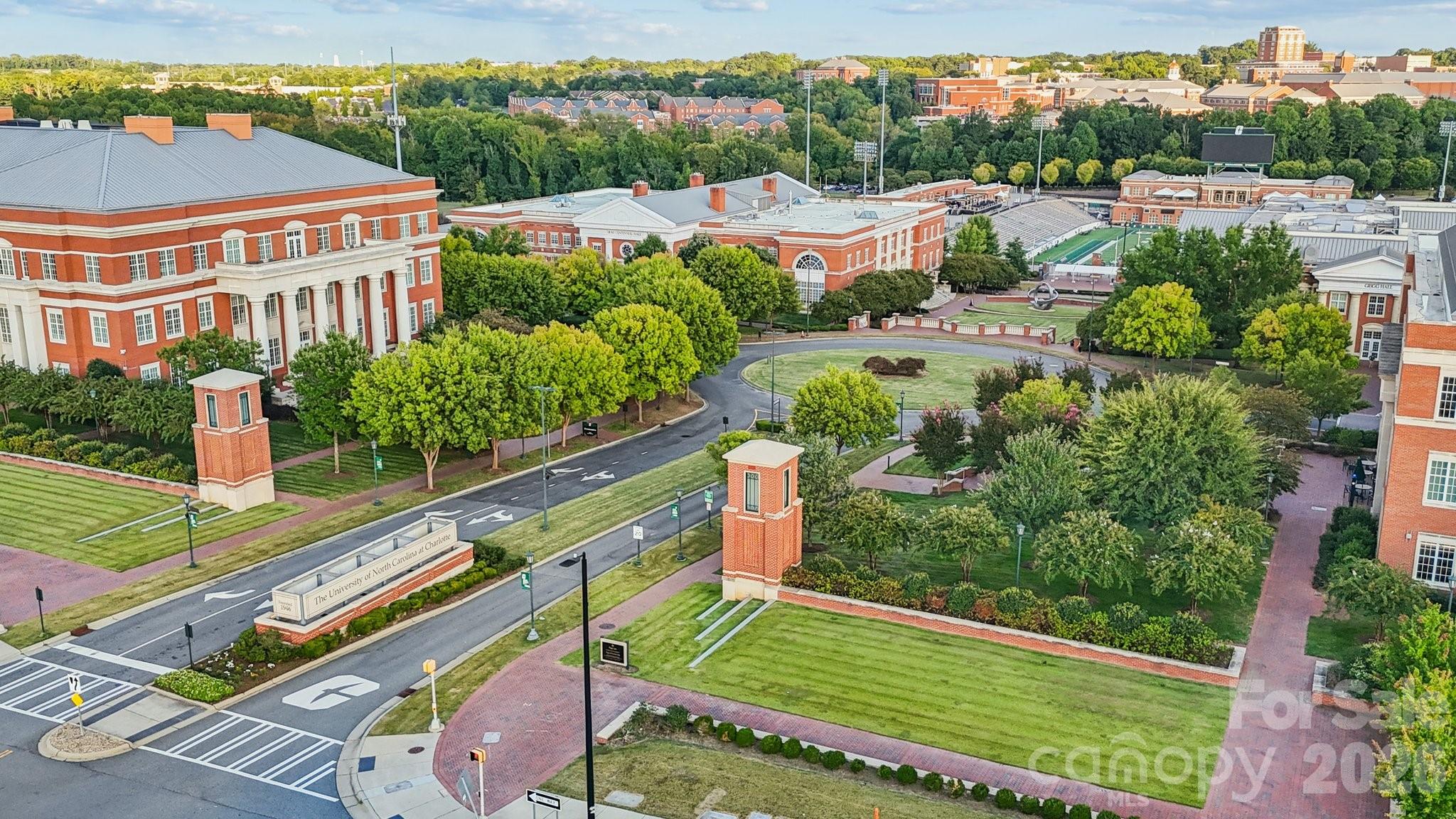2155 Hawksworth Lane — Charlotte