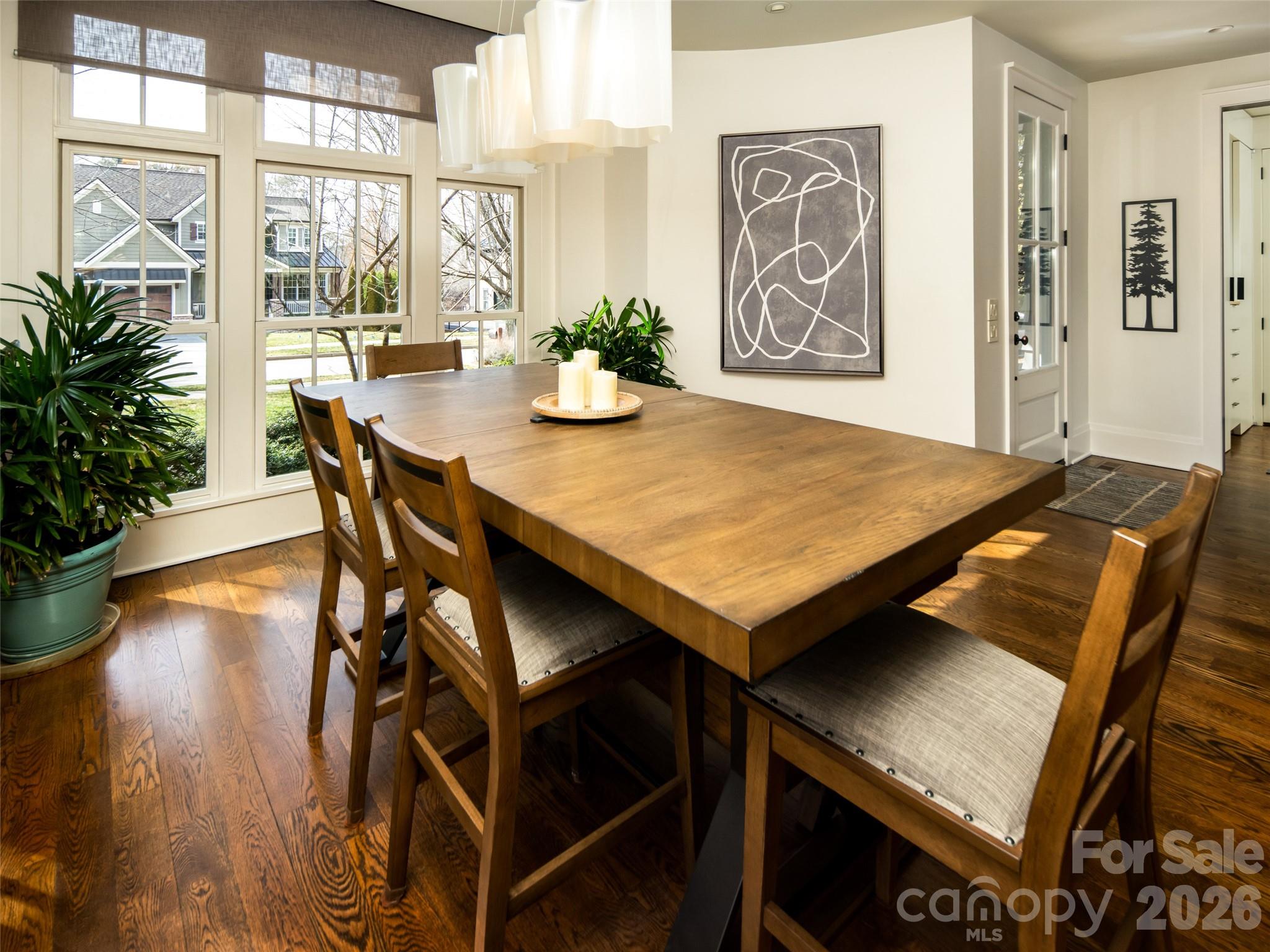 1002 Coves Pheasant Court — Biltmore Lake