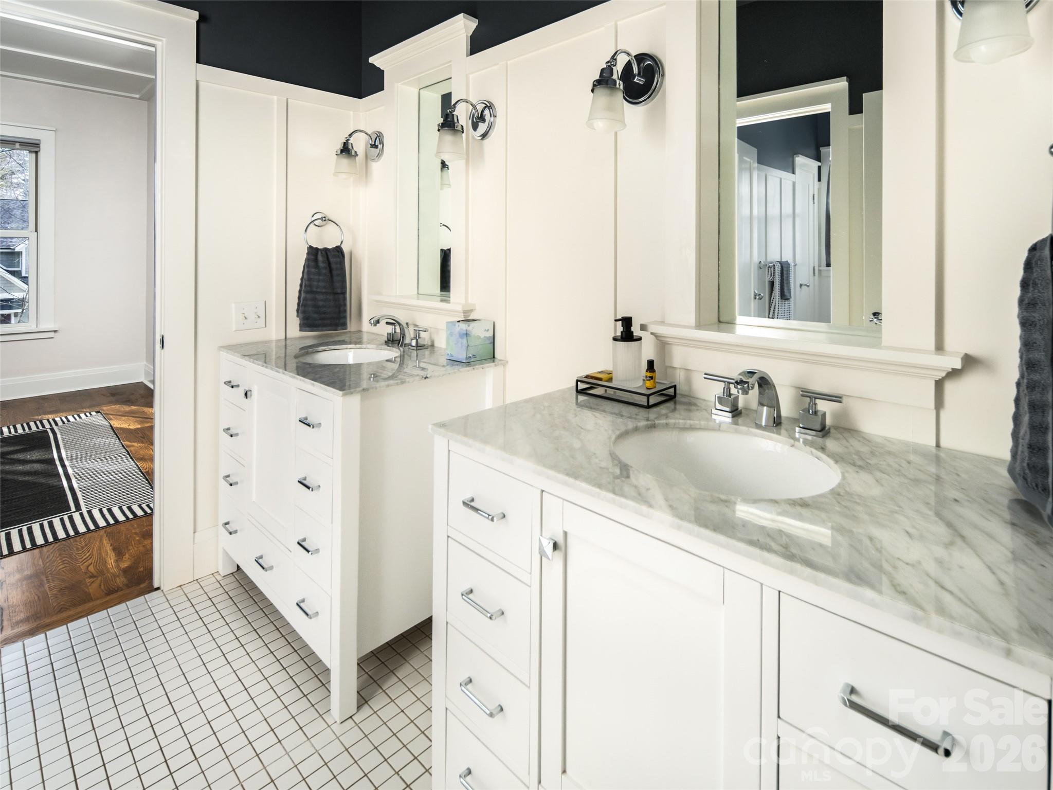 1002 Coves Pheasant Court — Biltmore Lake