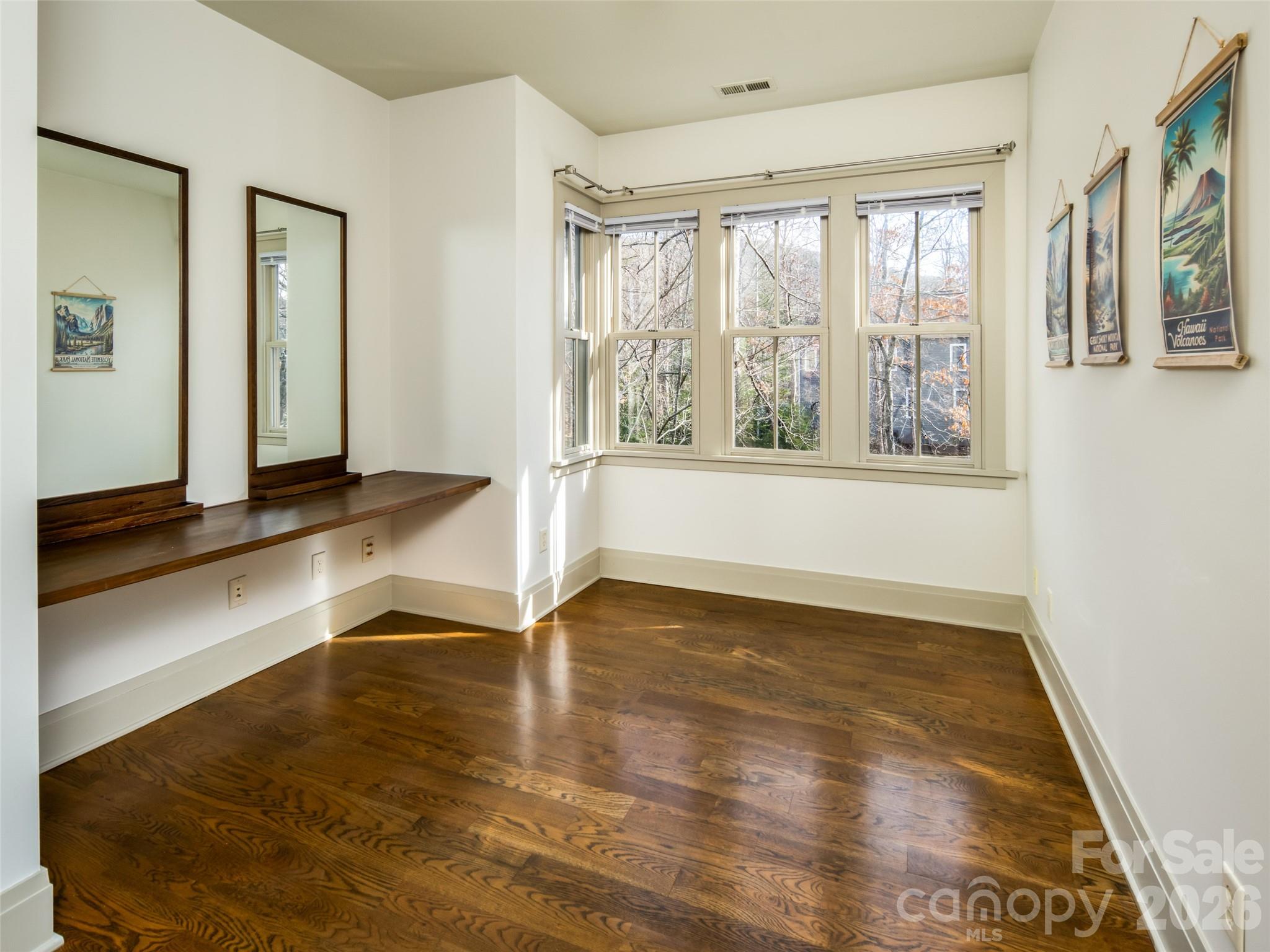 1002 Coves Pheasant Court — Biltmore Lake