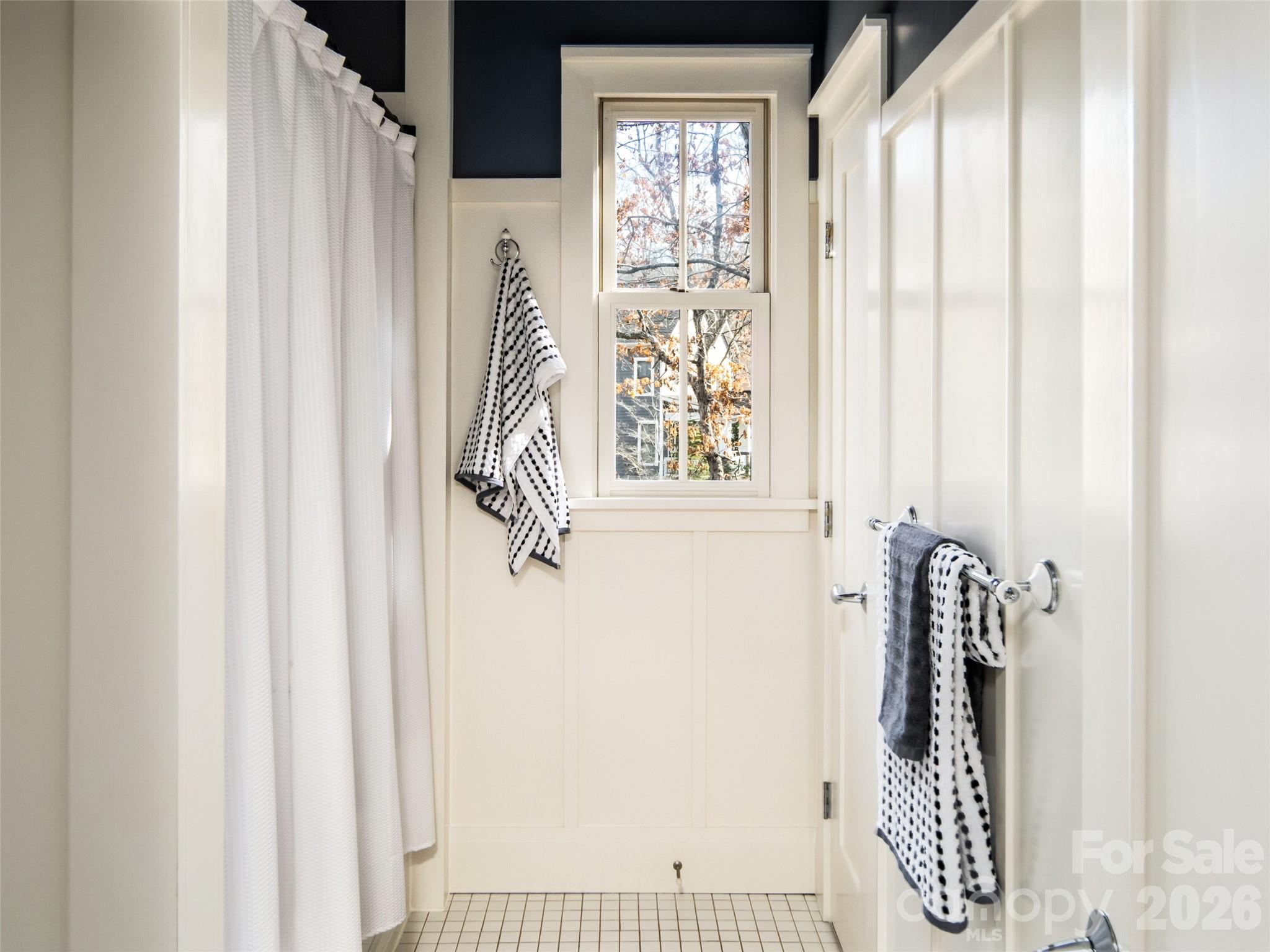 1002 Coves Pheasant Court — Biltmore Lake