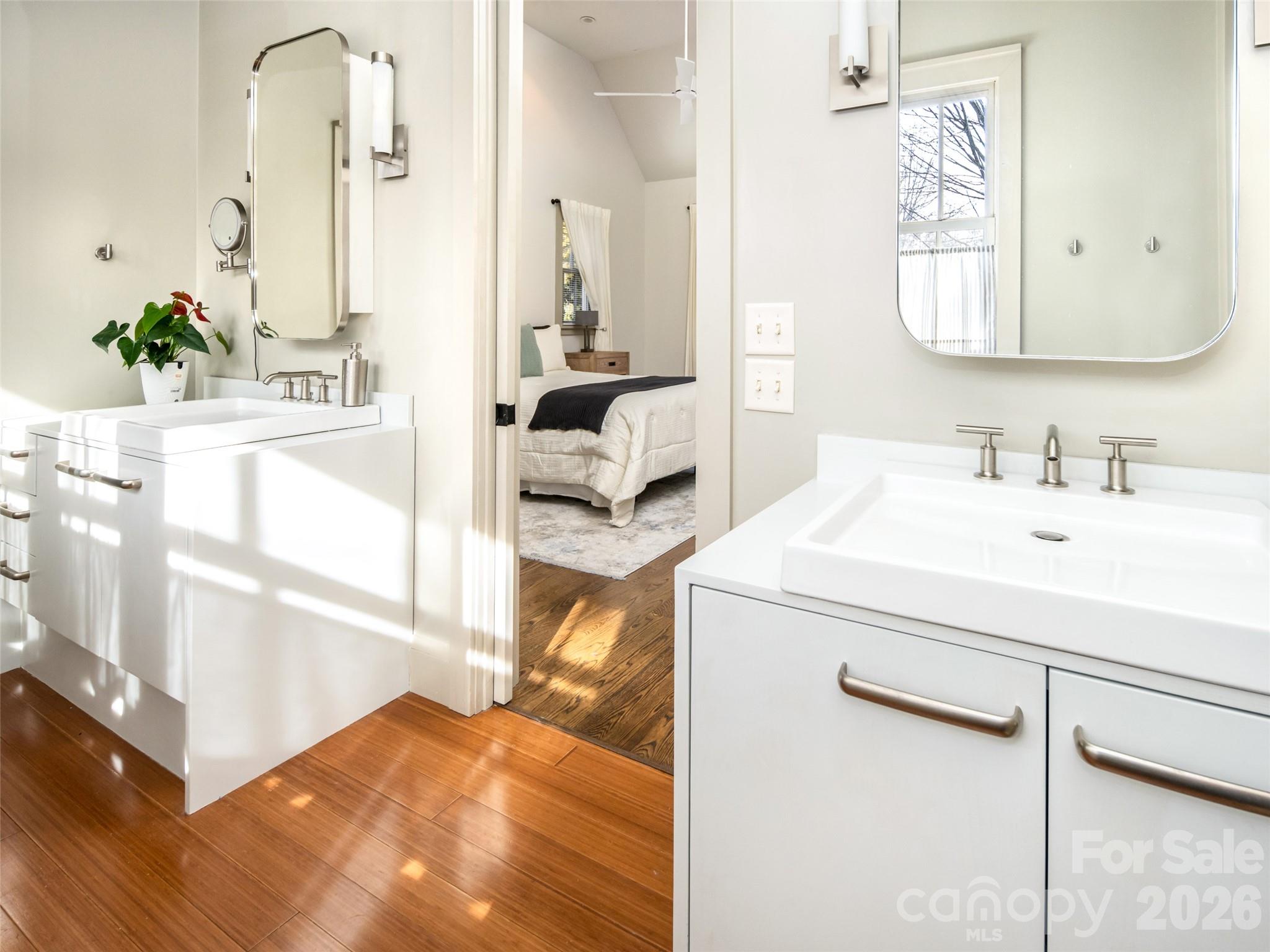 1002 Coves Pheasant Court — Biltmore Lake