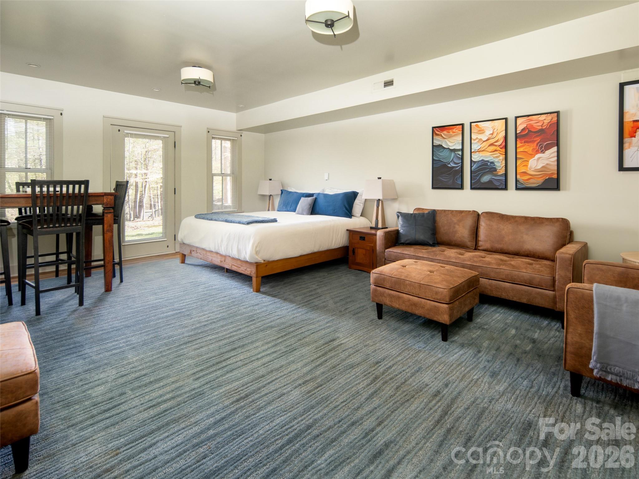 1002 Coves Pheasant Court — Biltmore Lake