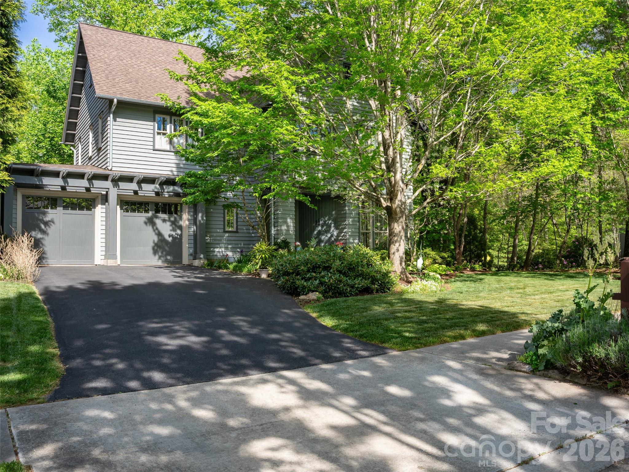 1002 Coves Pheasant Court — Biltmore Lake