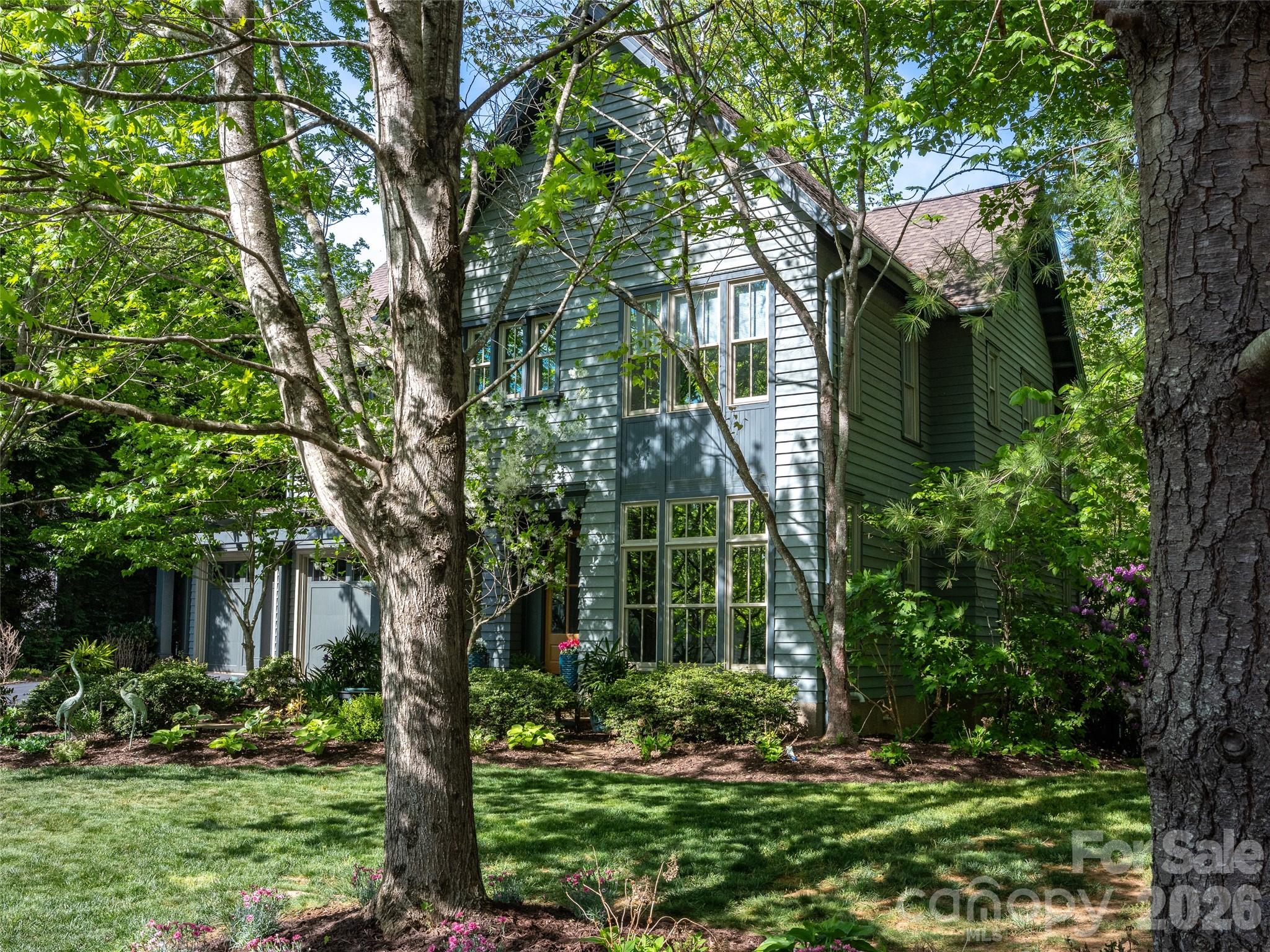 1002 Coves Pheasant Court — Biltmore Lake