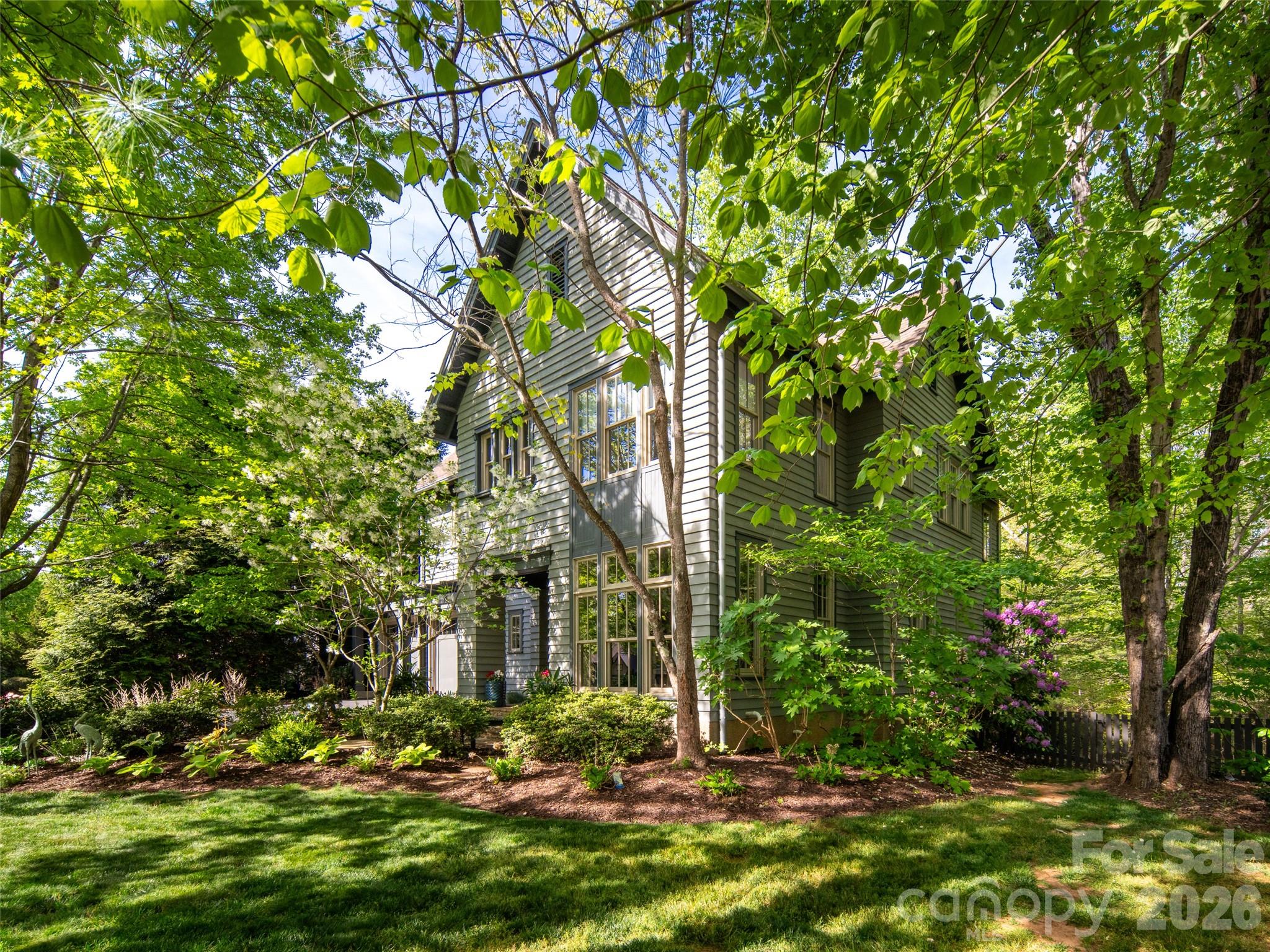 1002 Coves Pheasant Court — Biltmore Lake