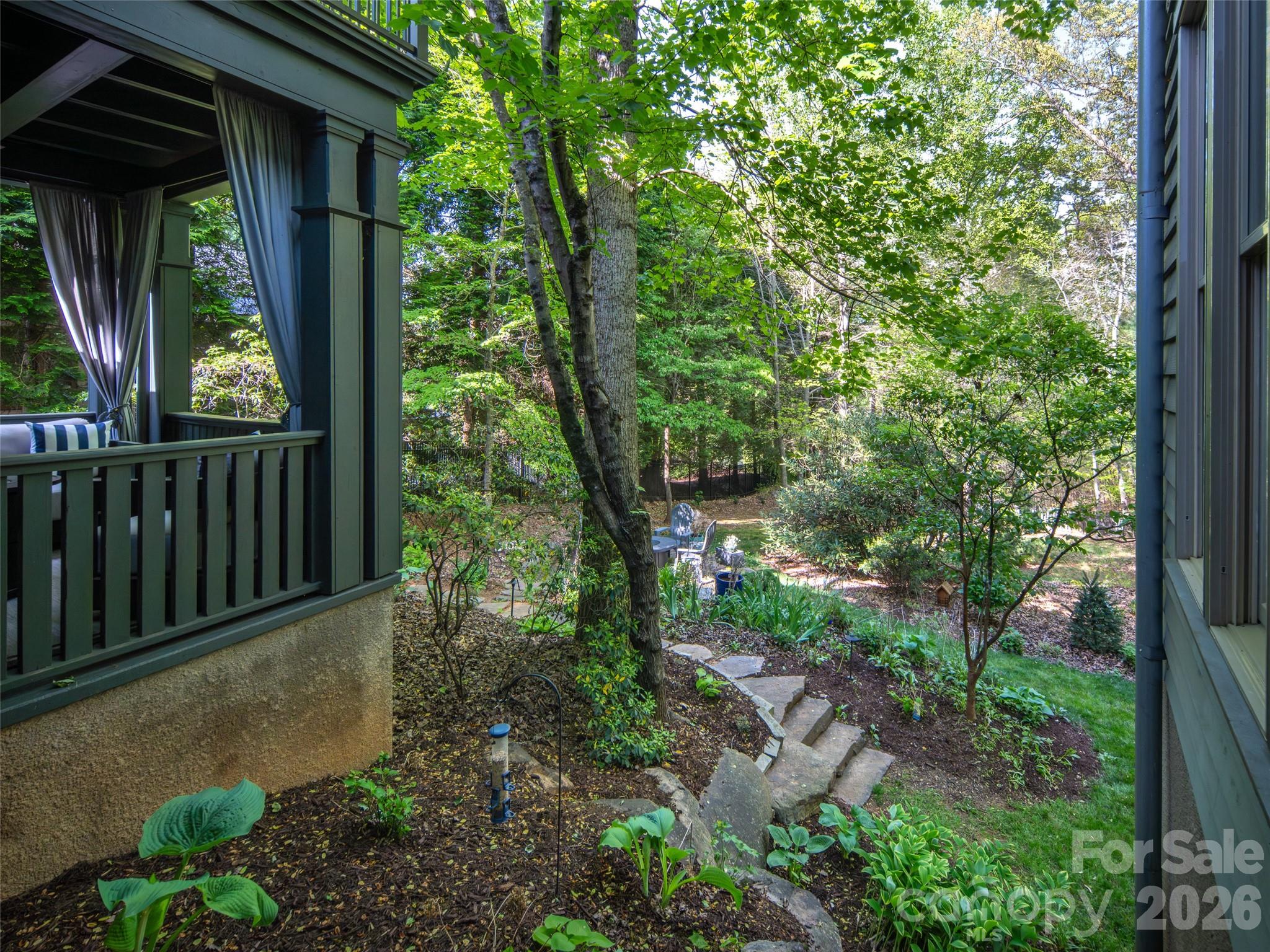 1002 Coves Pheasant Court — Biltmore Lake